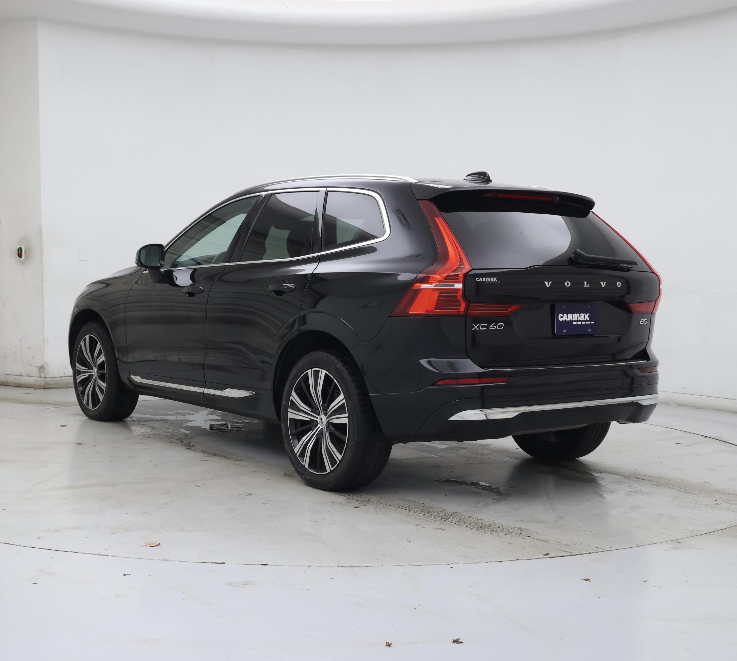 Thumbnail: 2022 Volvo XC60 - 2