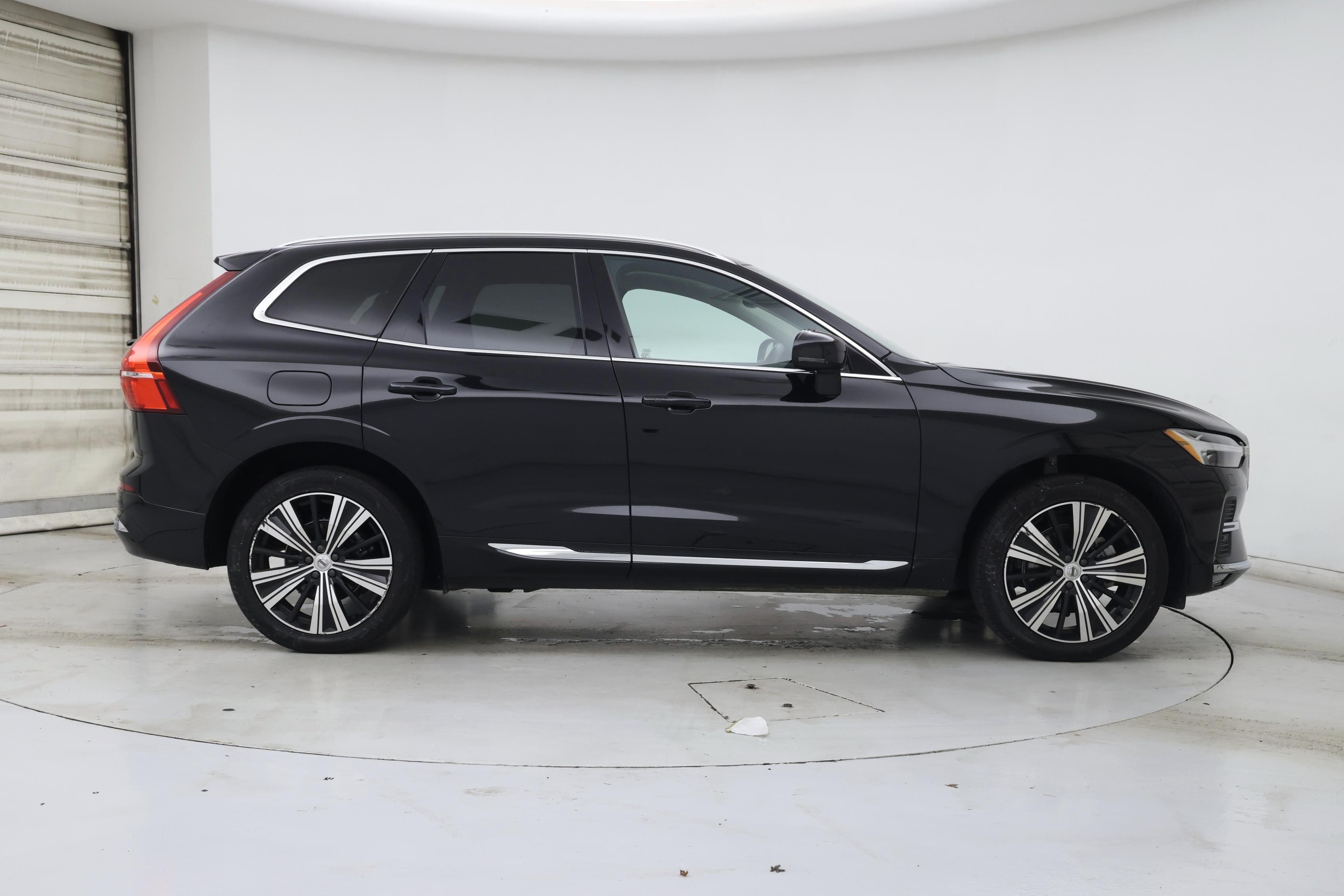 Thumbnail: 2022 Volvo XC60 - 7