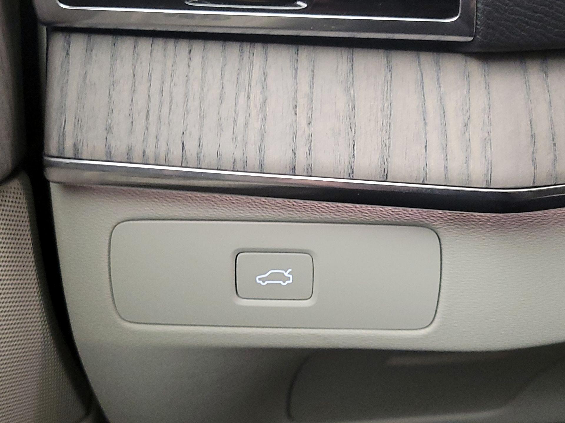 Thumbnail: 2024 Volvo XC90 - 13