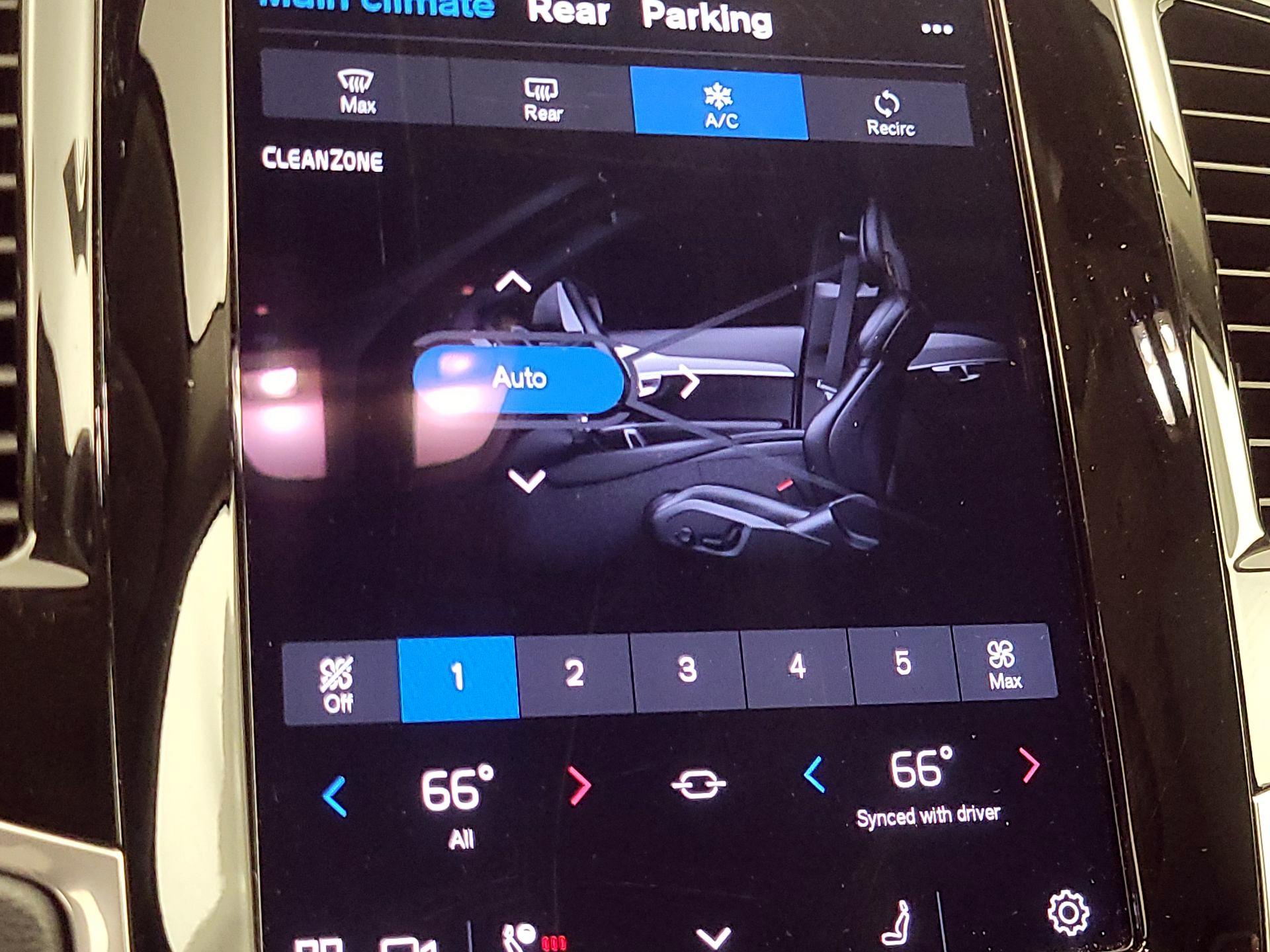 Thumbnail: 2024 Volvo XC90 - 16