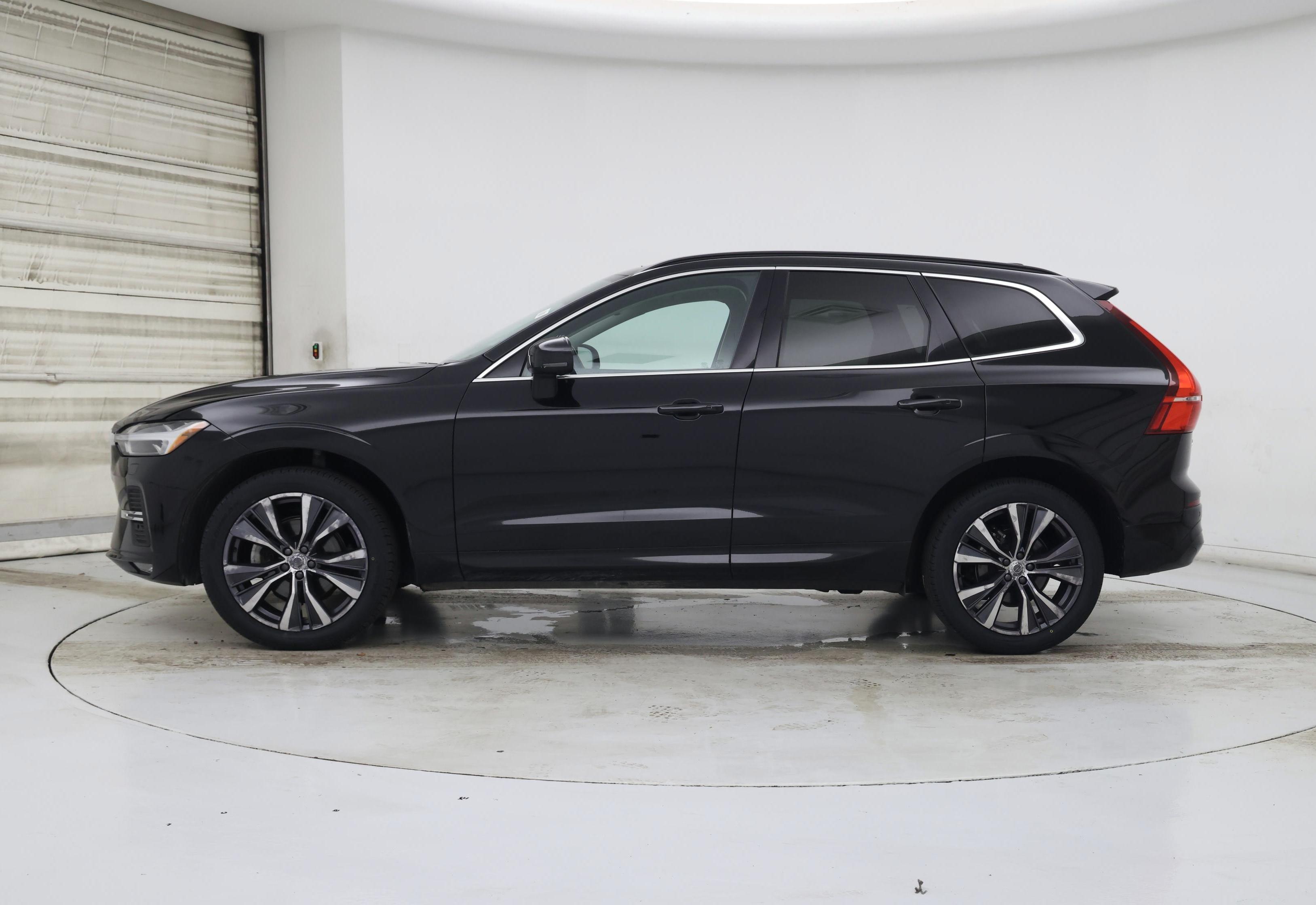 Thumbnail: 2022 Volvo XC60 - 3