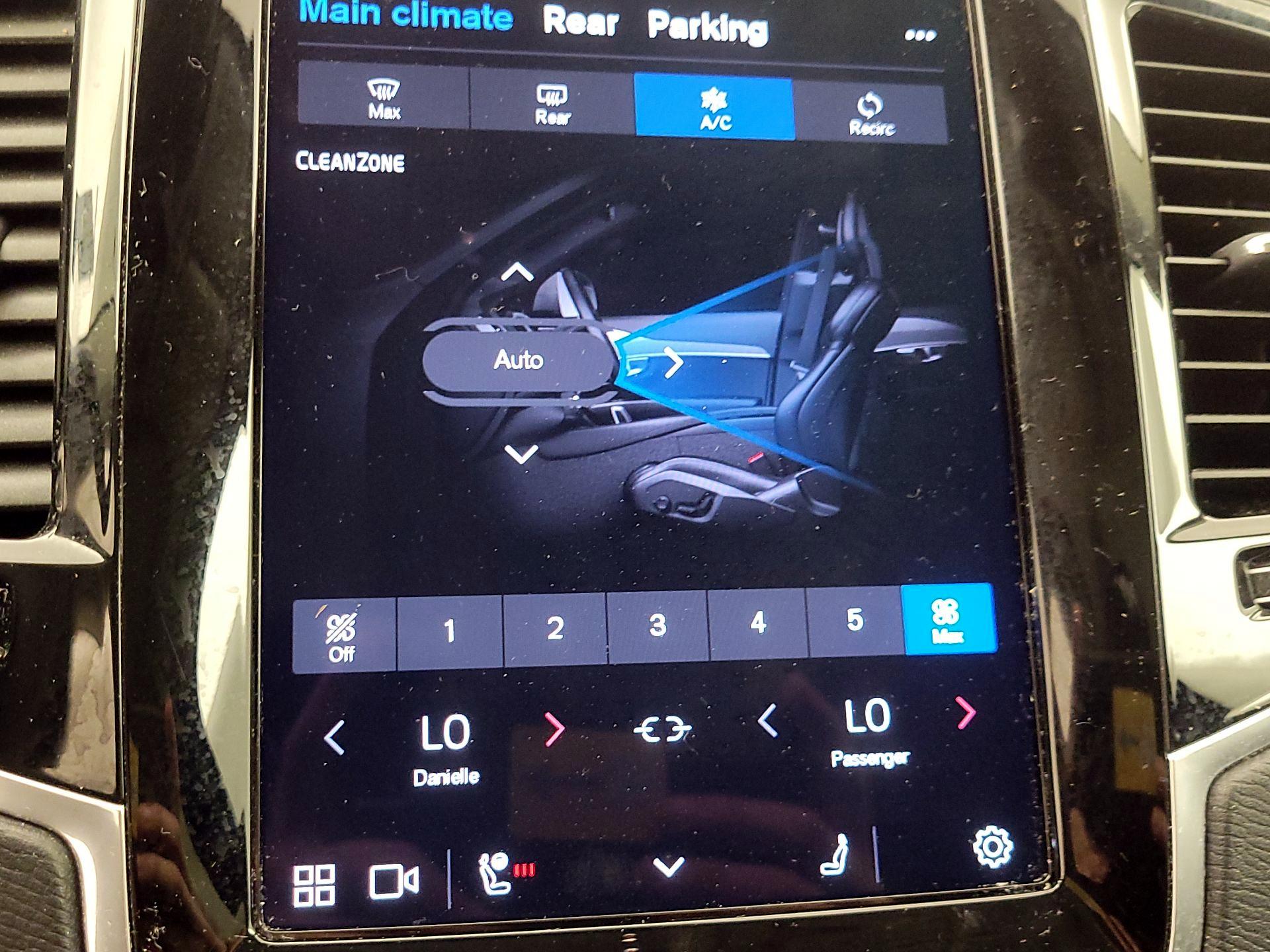 Thumbnail: 2024 Volvo XC90 - 16