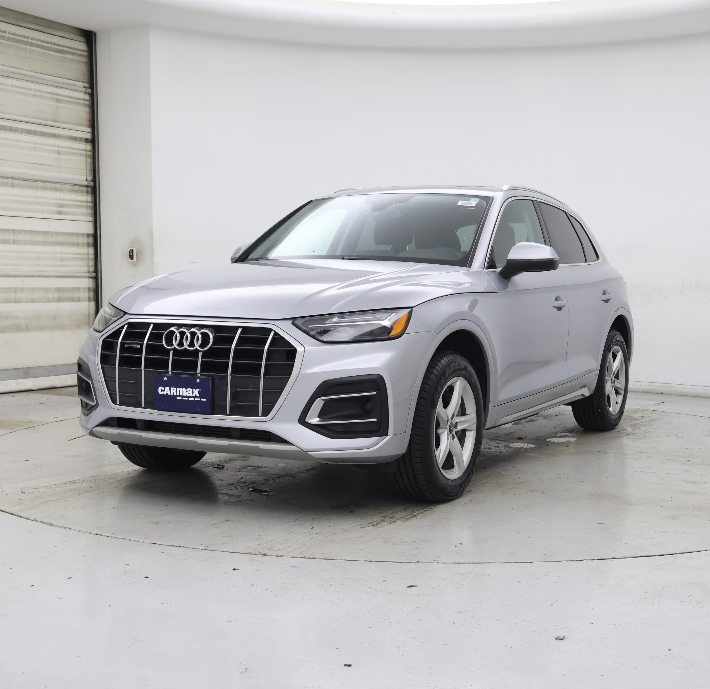 Thumbnail: 2023 Audi Q5 - 4