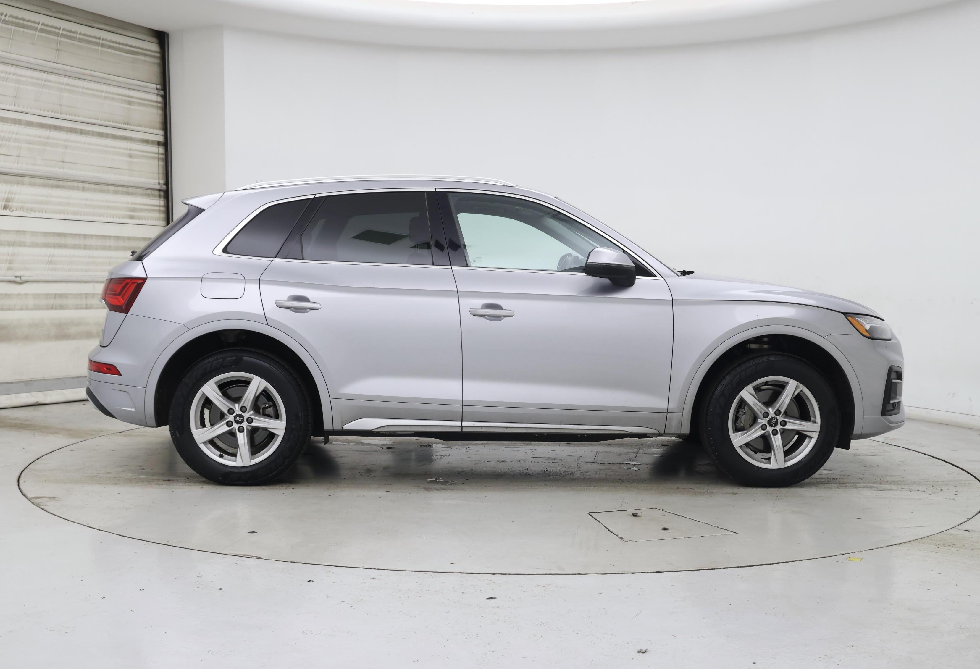 Thumbnail: 2023 Audi Q5 - 7