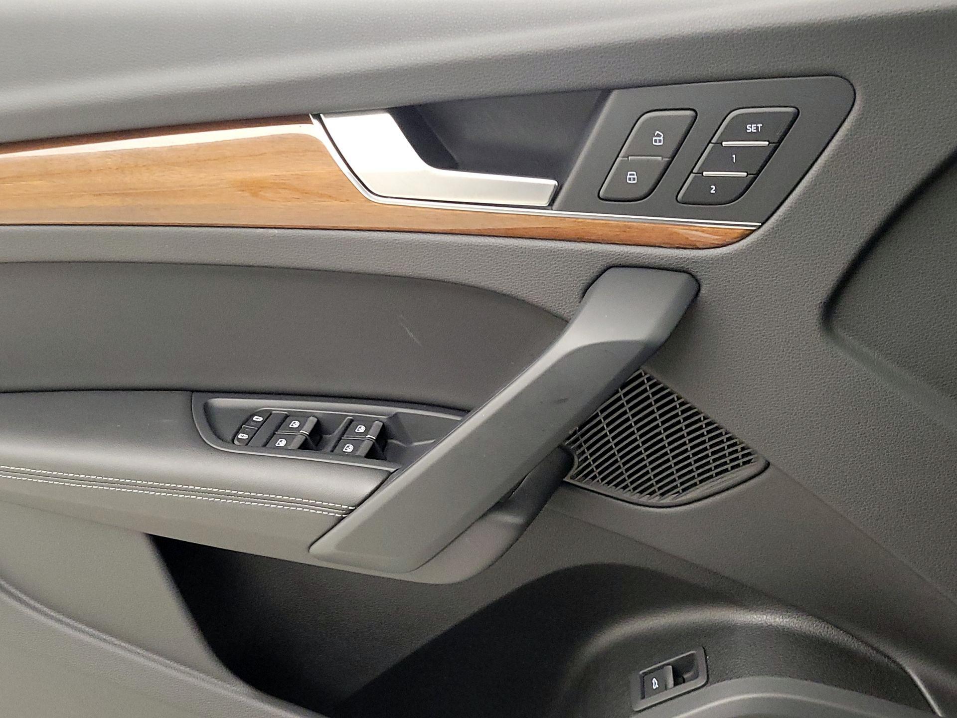 Thumbnail: 2022 Audi Q5 - 12