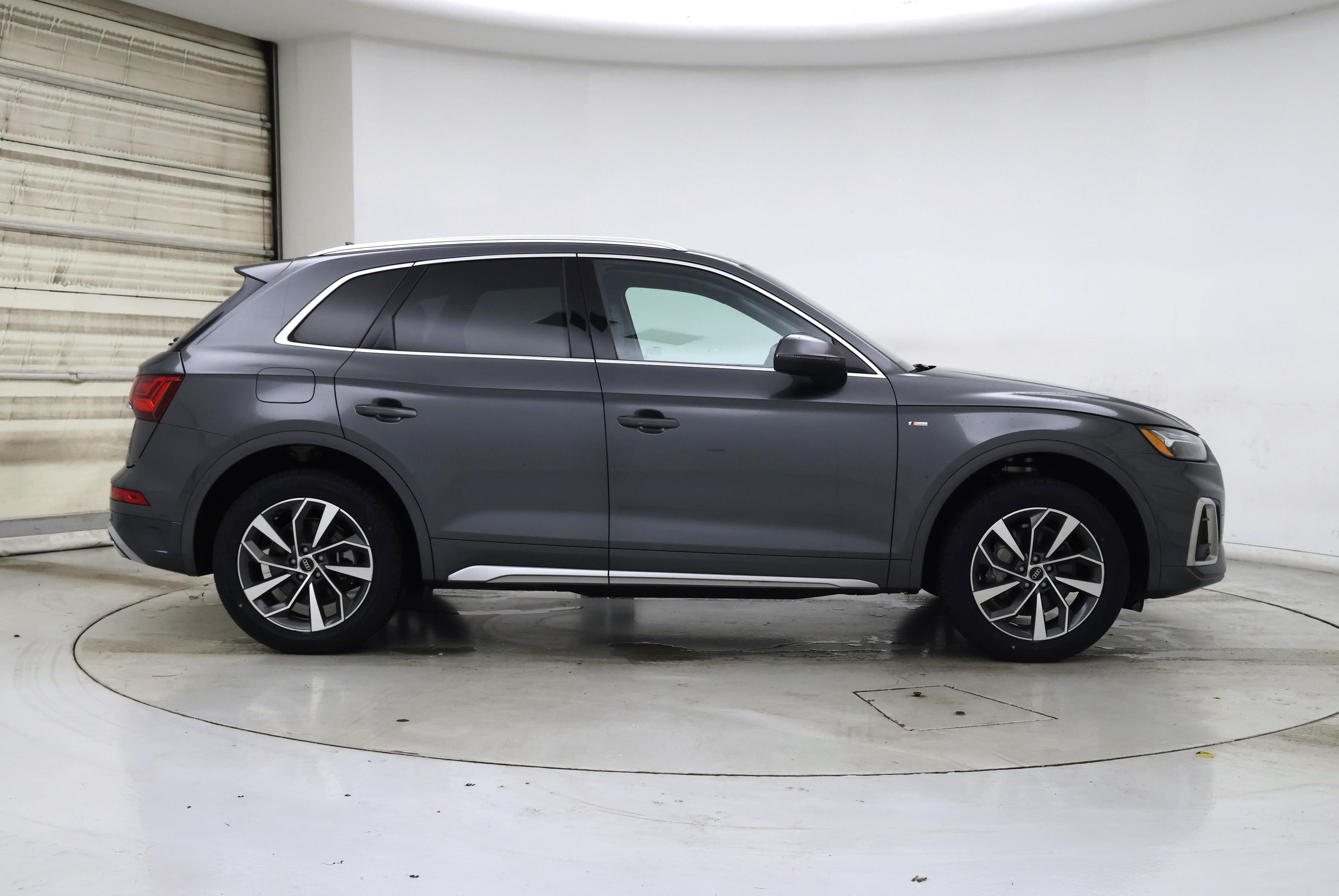 Thumbnail: 2022 Audi Q5 - 7