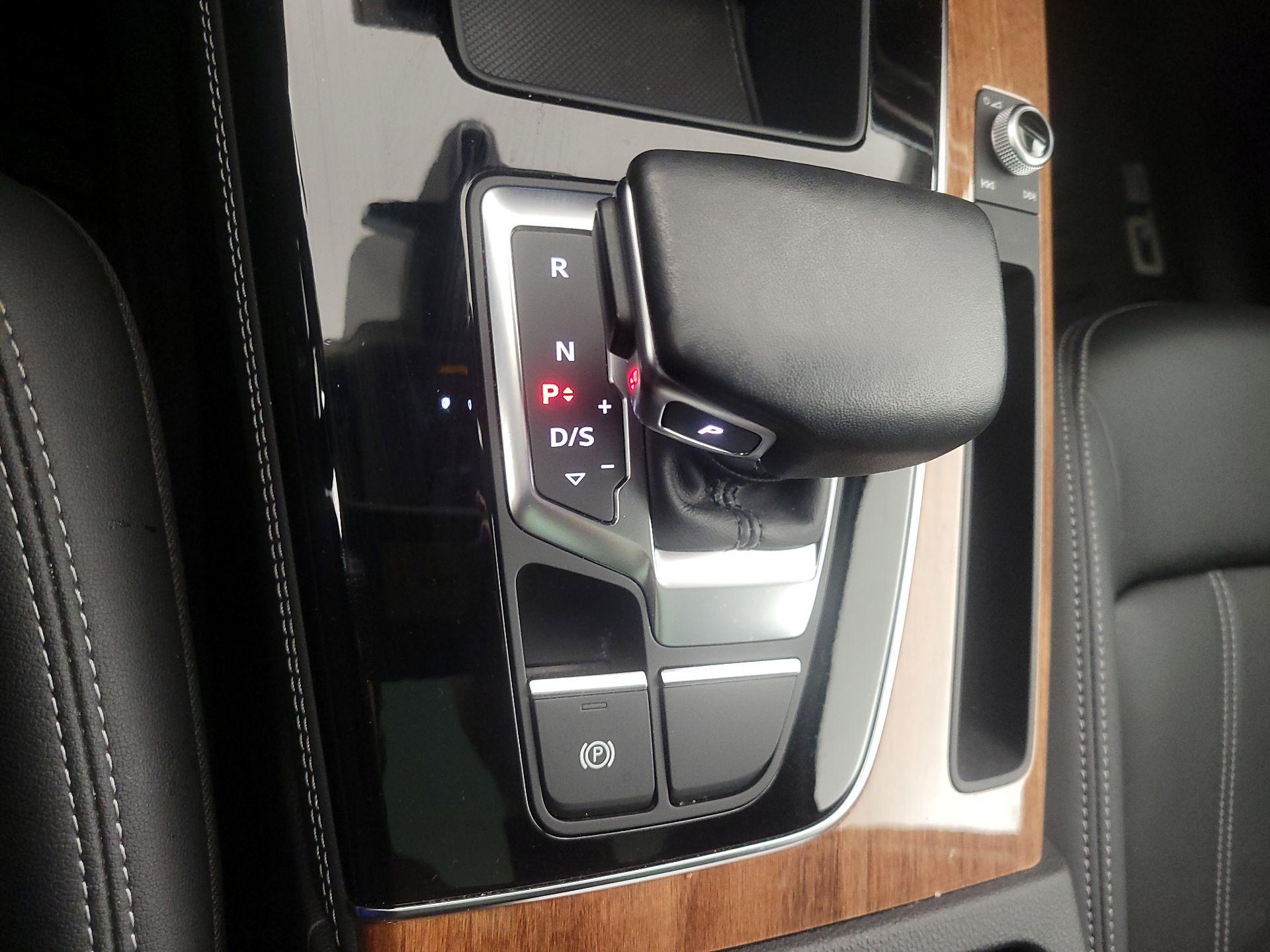 Thumbnail: 2022 Audi Q5 - 17