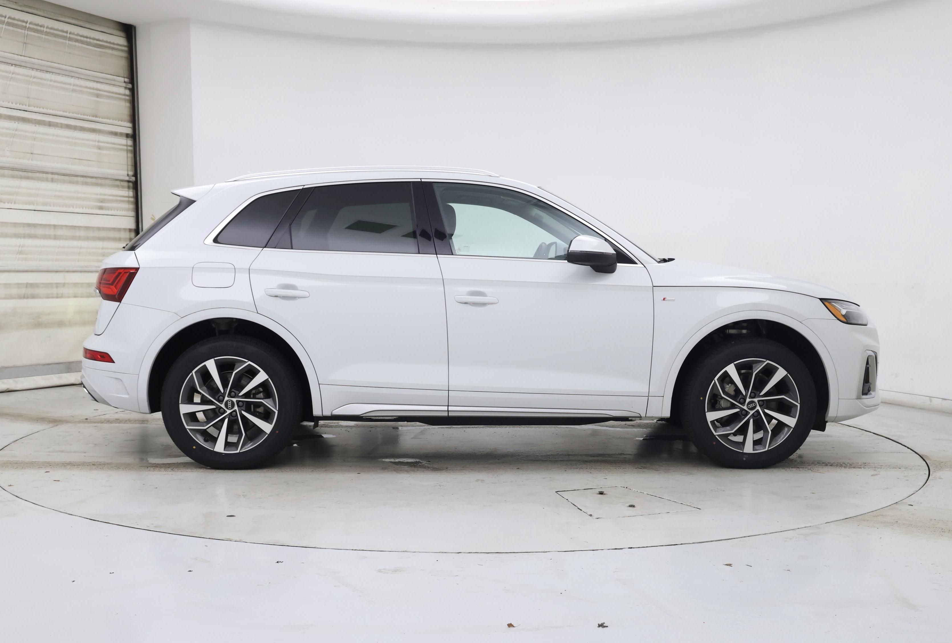 Thumbnail: 2022 Audi Q5 - 7