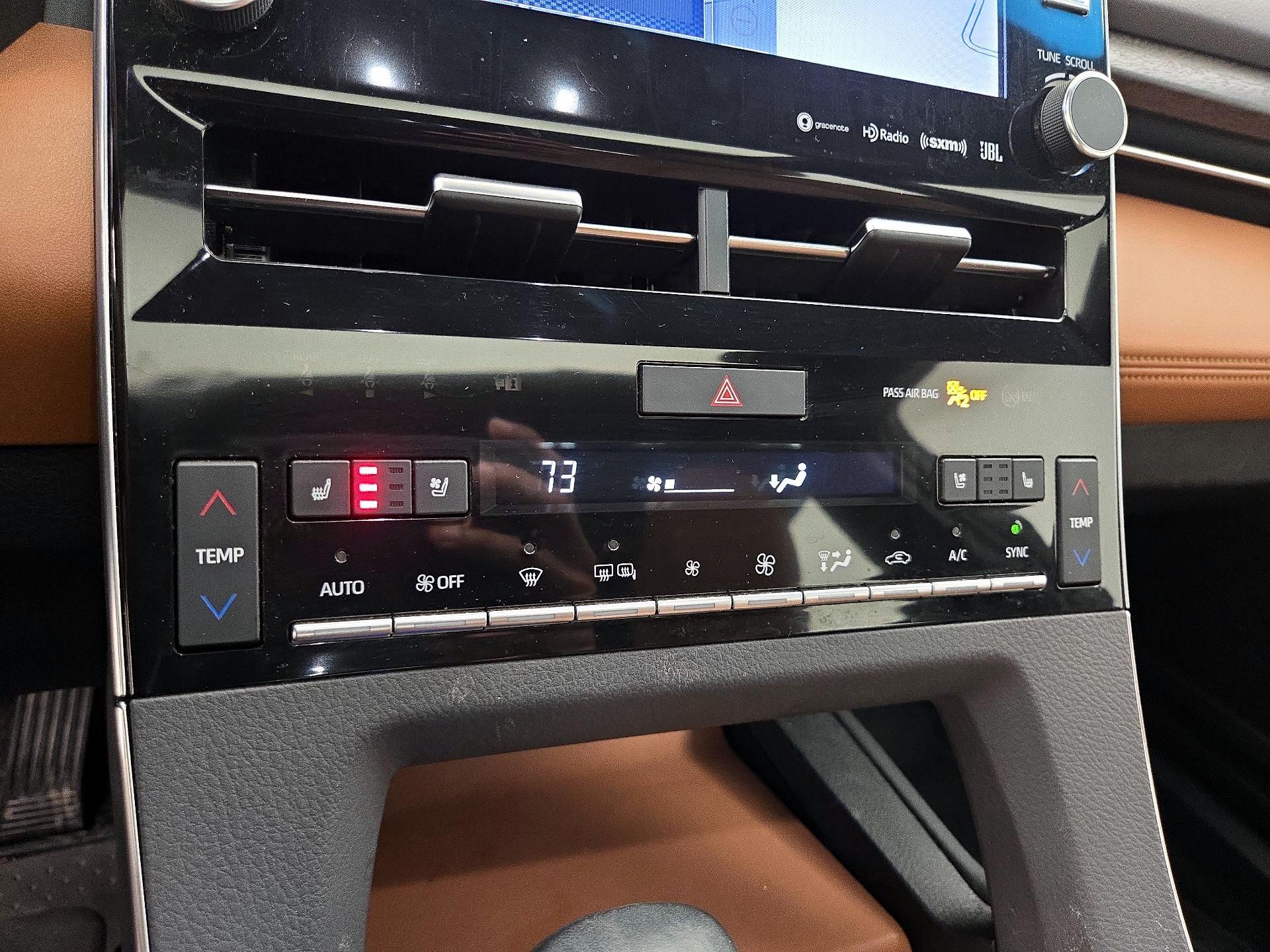 Thumbnail: 2020 Toyota Avalon - 17