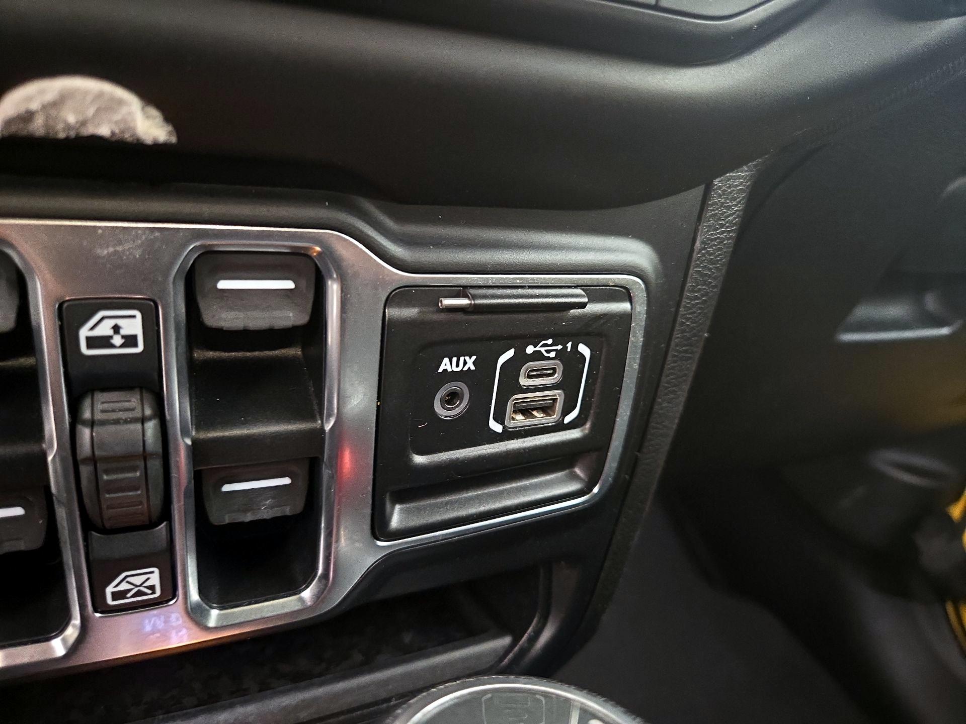 Thumbnail: 2020 Jeep Wrangler - 18