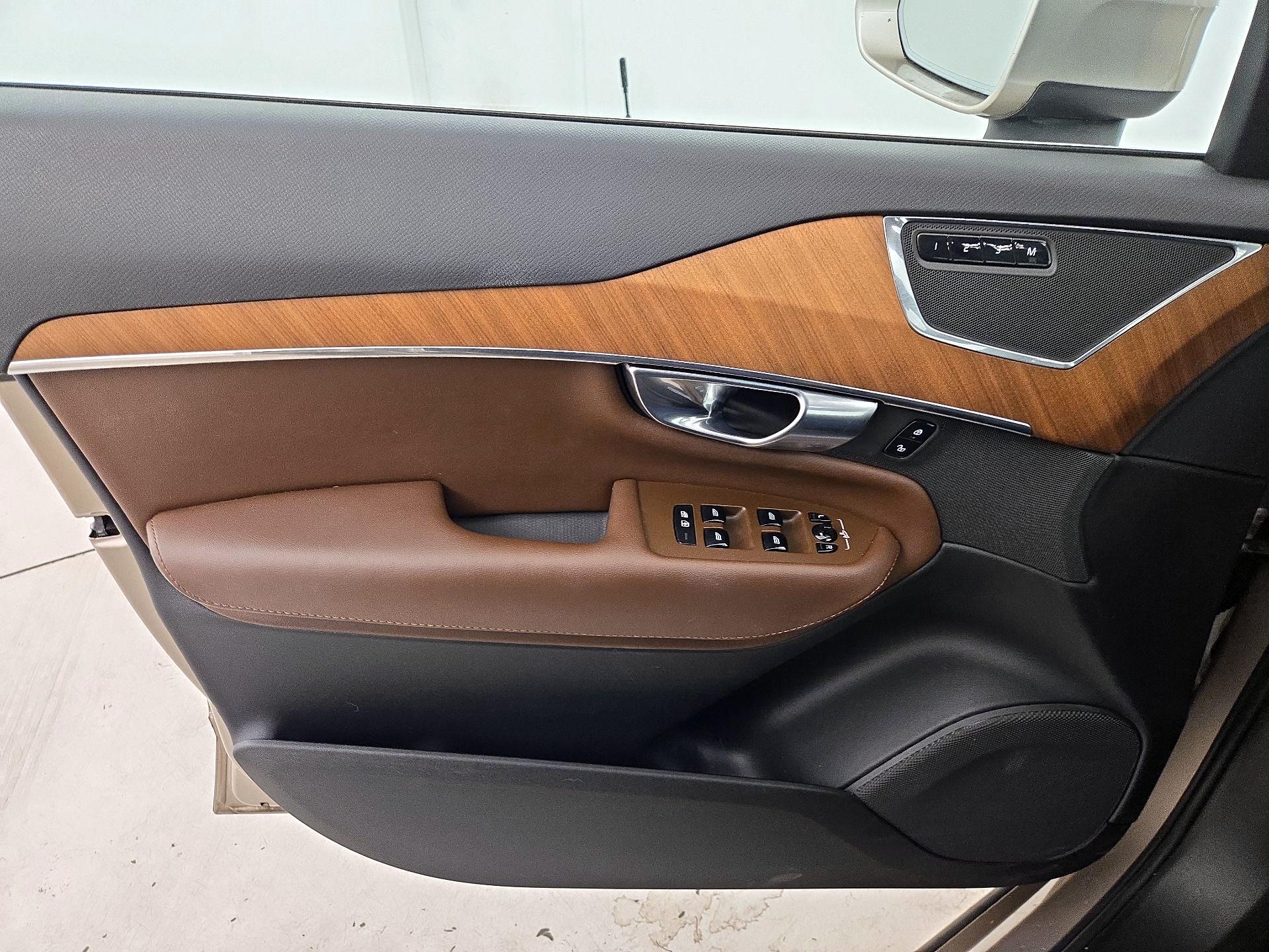 Thumbnail: 2023 Volvo XC90 - 12