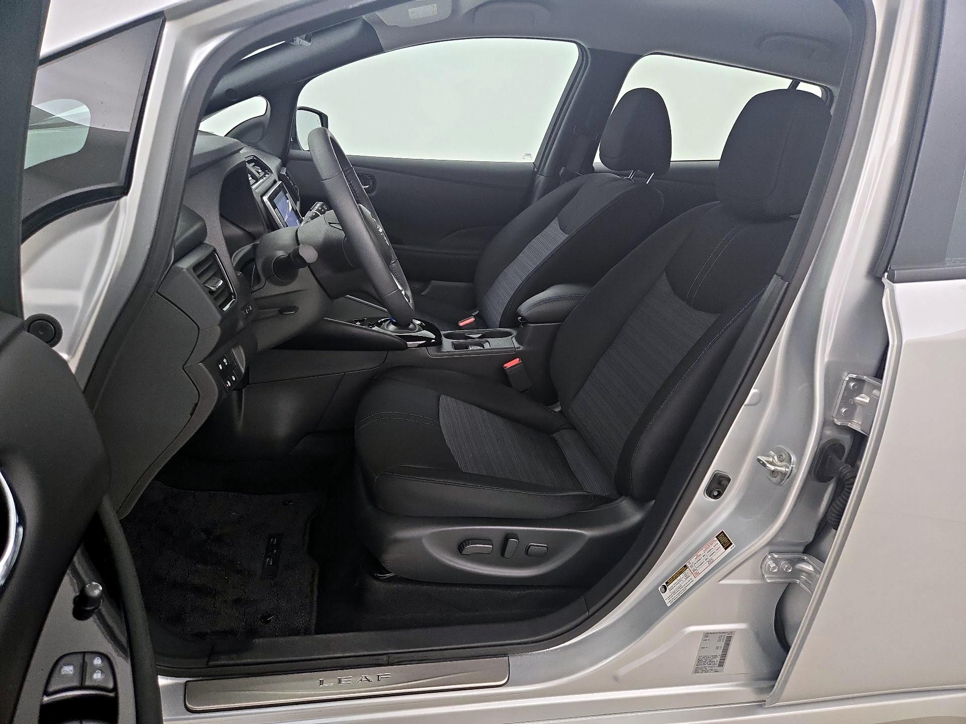 Thumbnail: 2023 Nissan Leaf - 11
