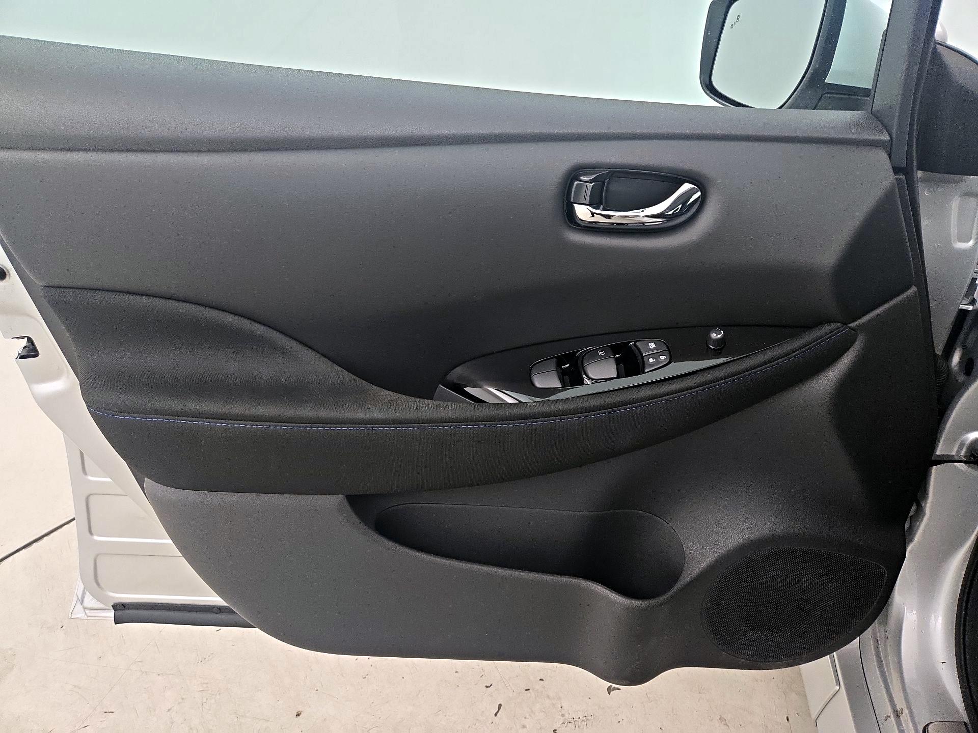 Thumbnail: 2023 Nissan Leaf - 12