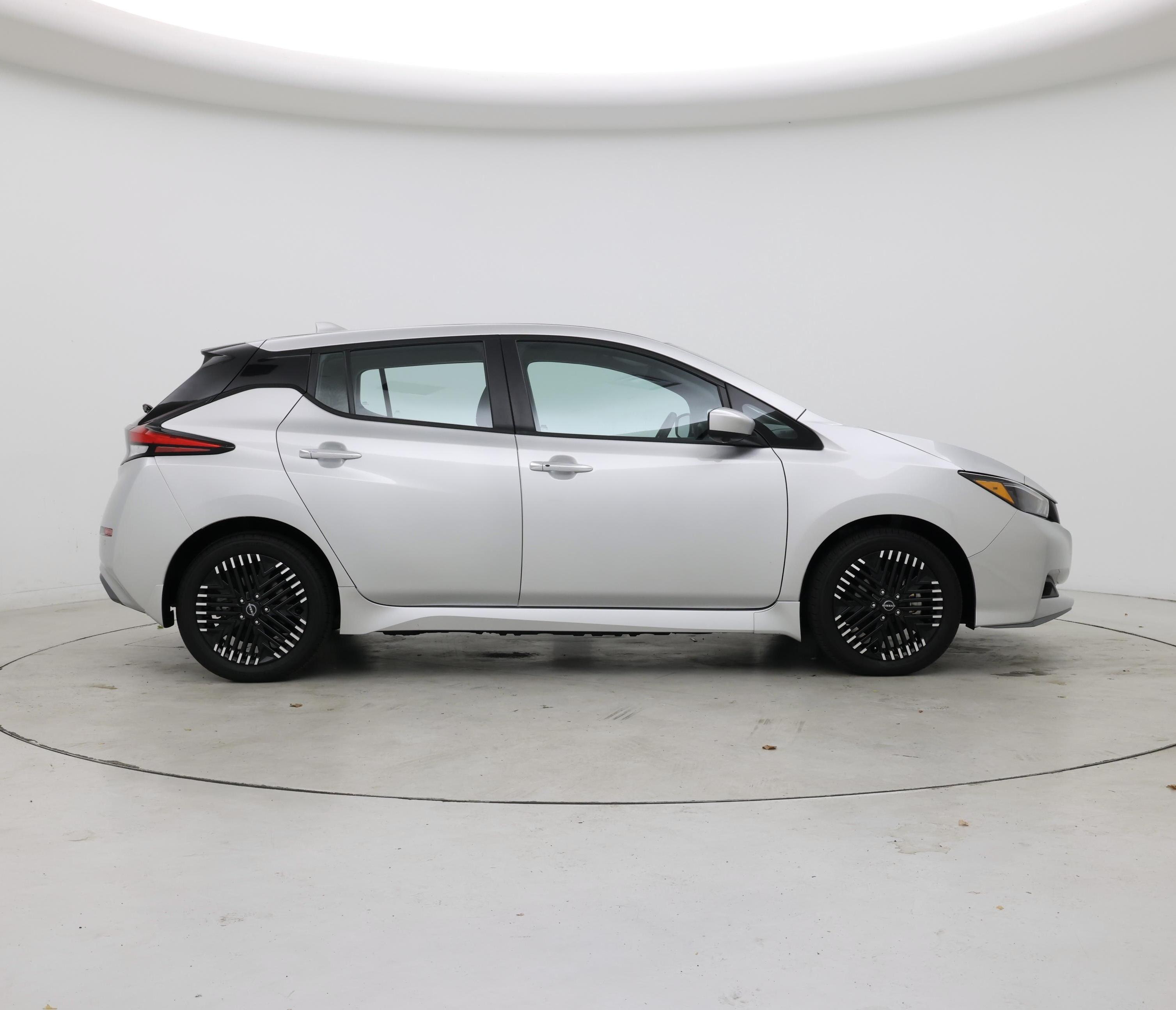Thumbnail: 2023 Nissan Leaf - 7