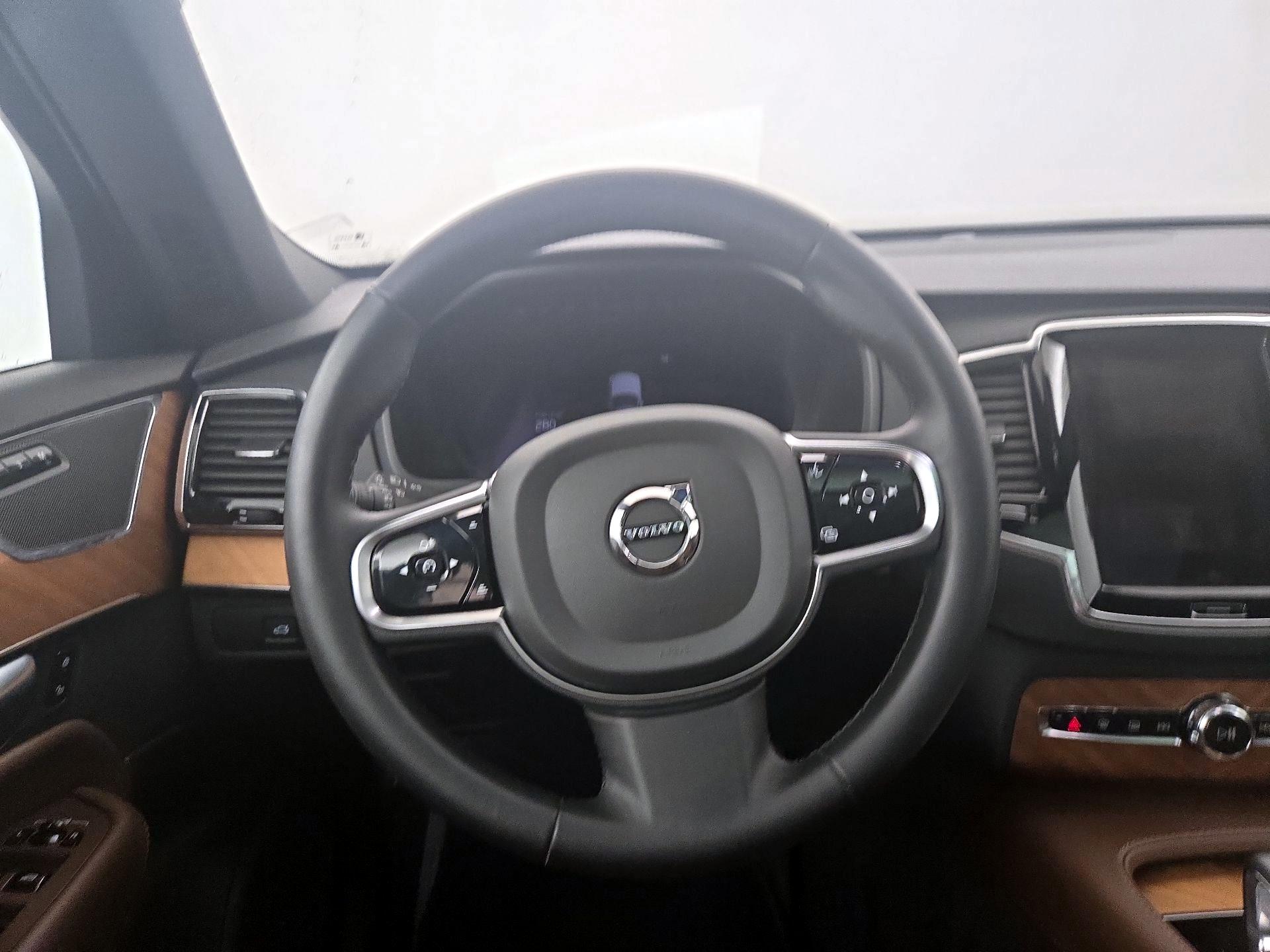 Thumbnail: 2023 Volvo XC90 - 10