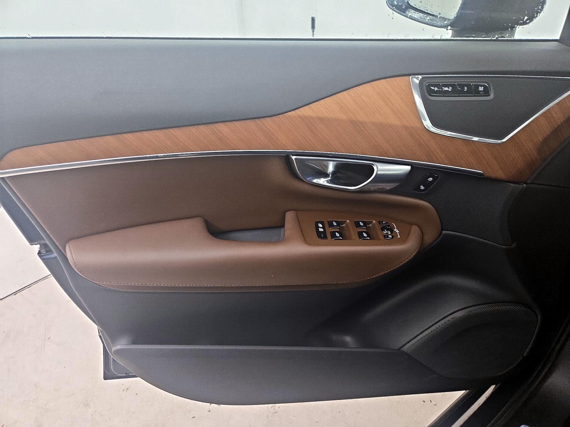 Thumbnail: 2023 Volvo XC90 - 12