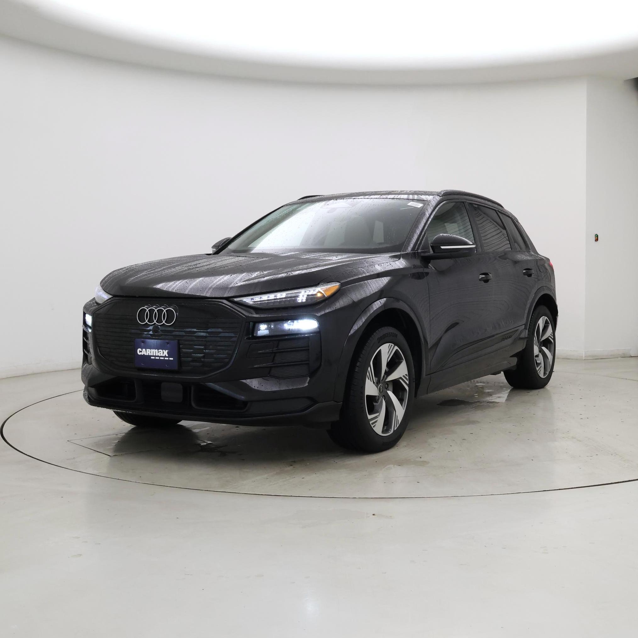 Thumbnail: 2025 Audi Q6 e-tron - 4