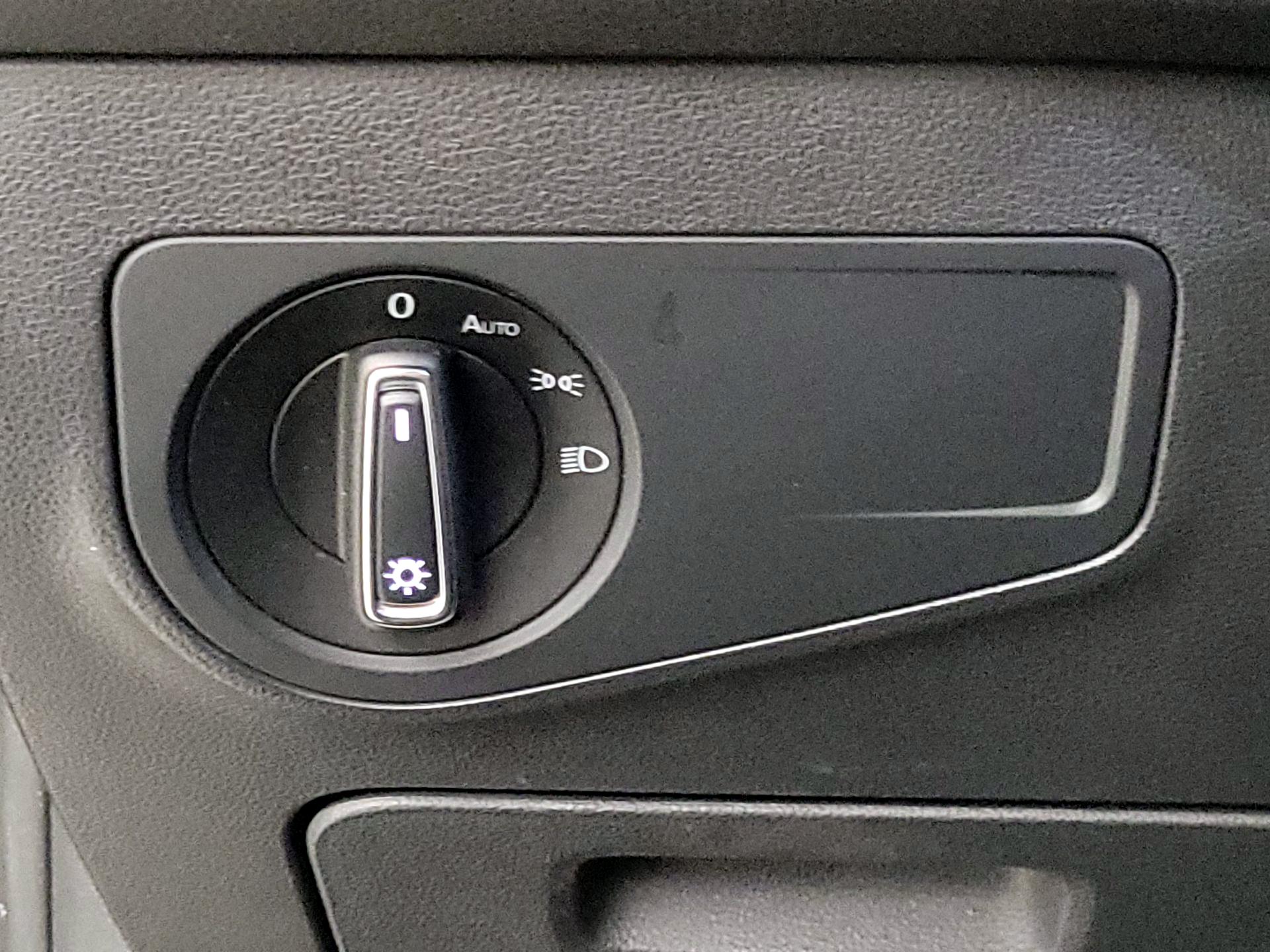 Thumbnail: 2019 Volkswagen Tiguan - 11