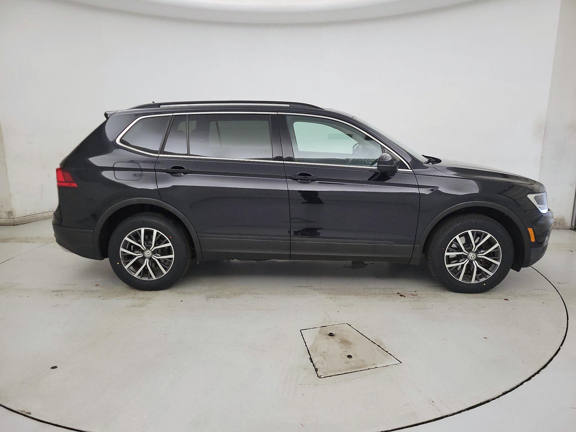 Thumbnail: 2019 Volkswagen Tiguan - 4