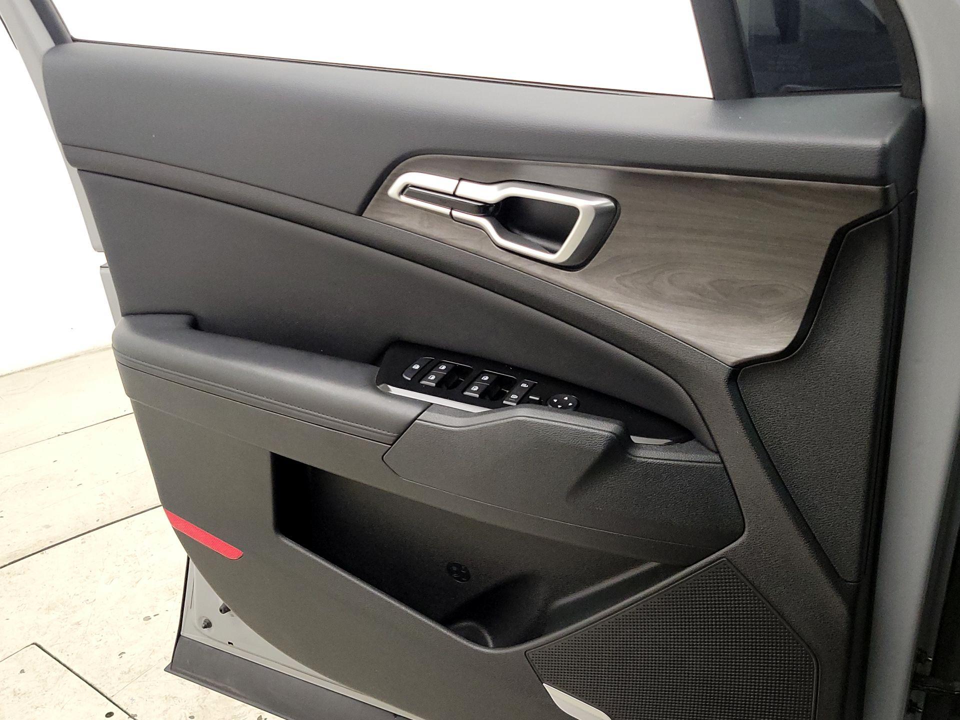 Thumbnail: 2023 Kia Sportage - 12