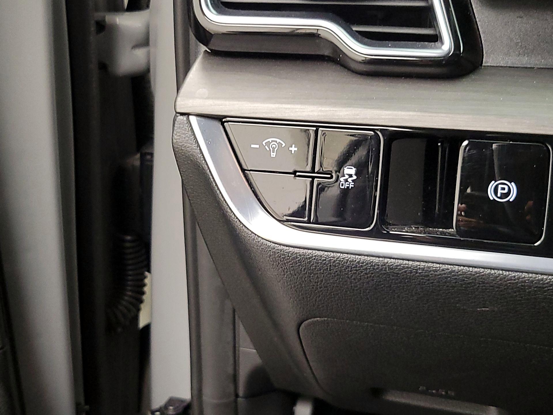 Thumbnail: 2023 Kia Sportage - 13