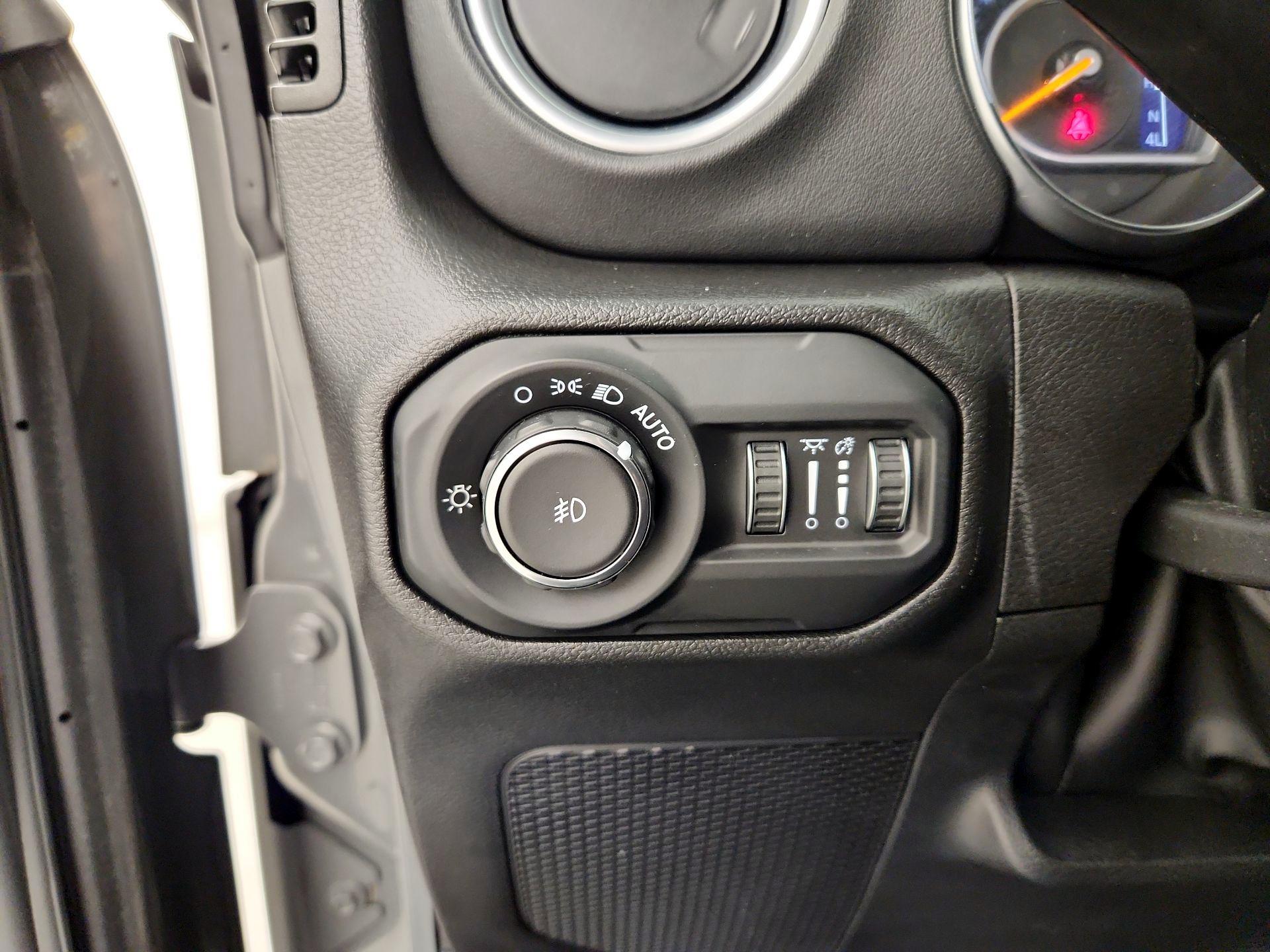 Thumbnail: 2022 Jeep Wrangler - 13