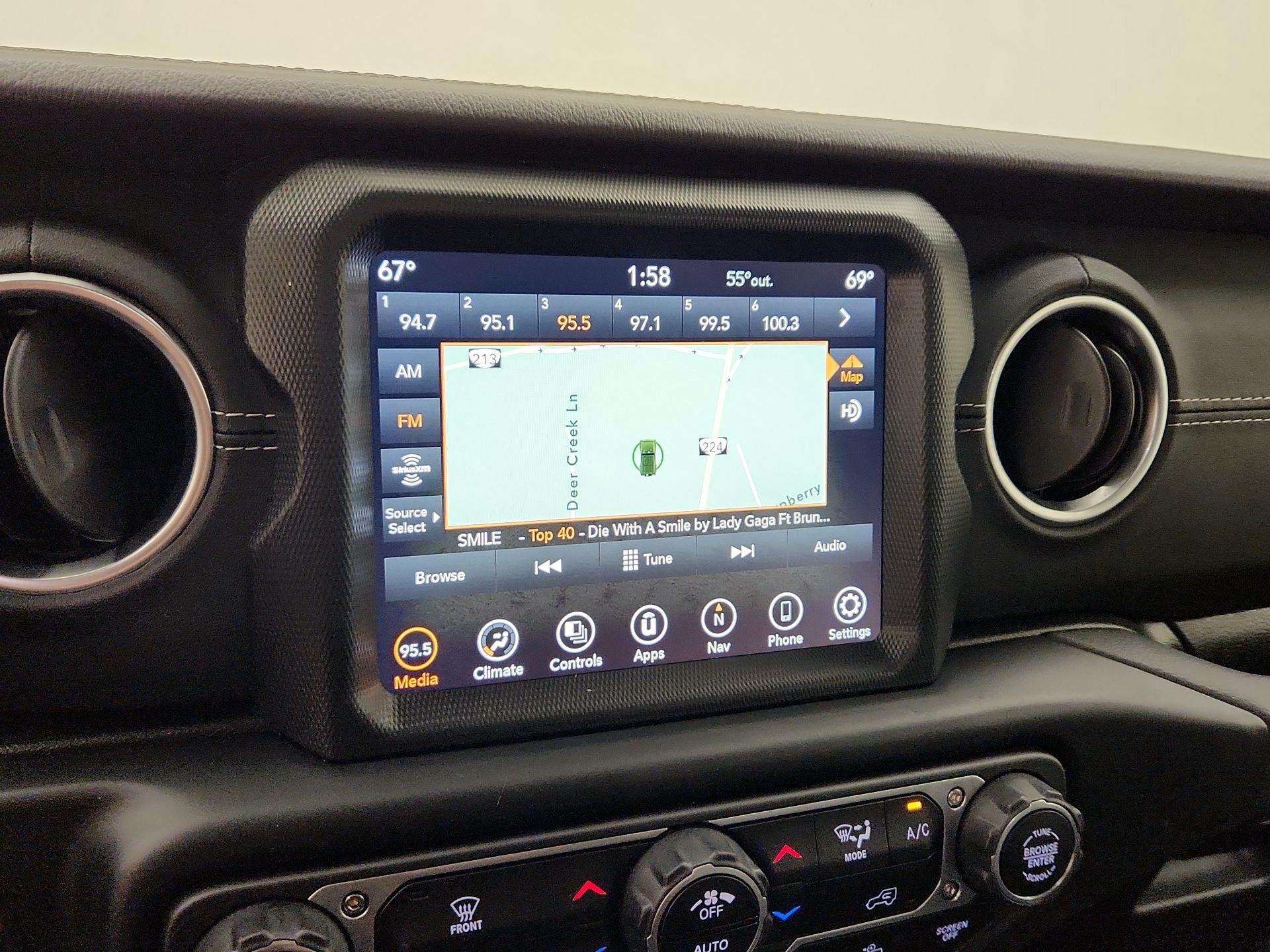 Thumbnail: 2022 Jeep Wrangler - 16