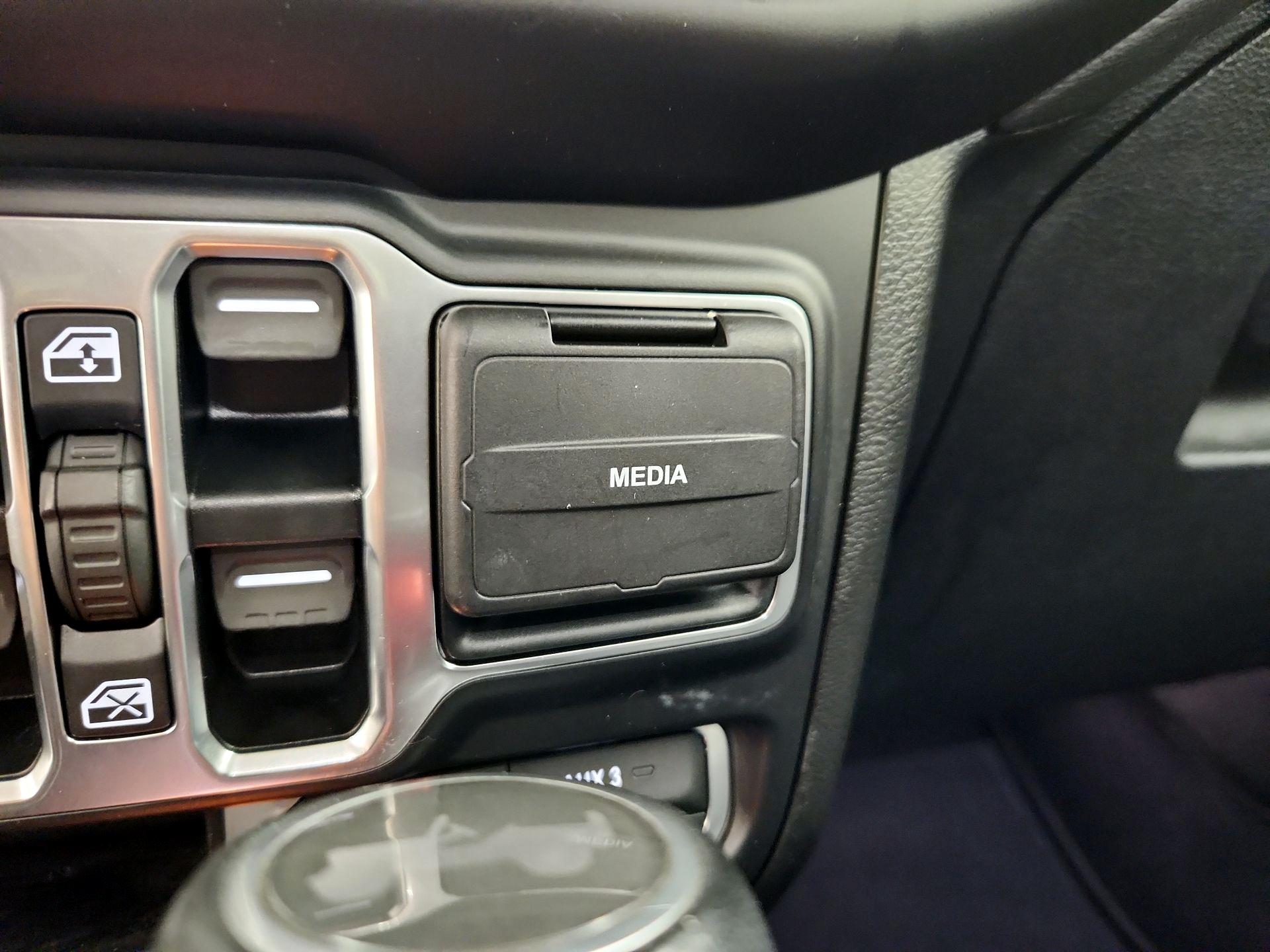 Thumbnail: 2022 Jeep Wrangler - 19