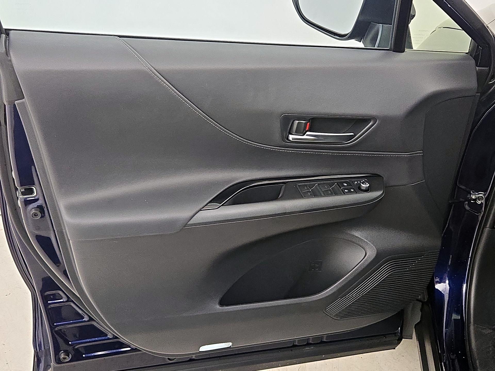 Thumbnail: 2024 Toyota Venza - 12