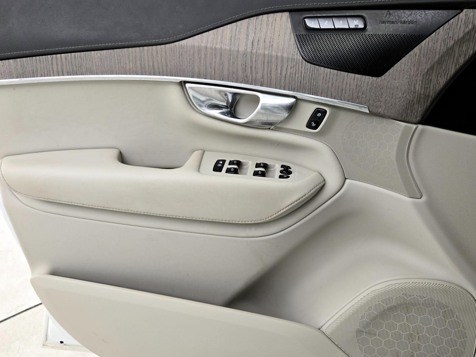 Thumbnail: 2023 Volvo XC90 - 12