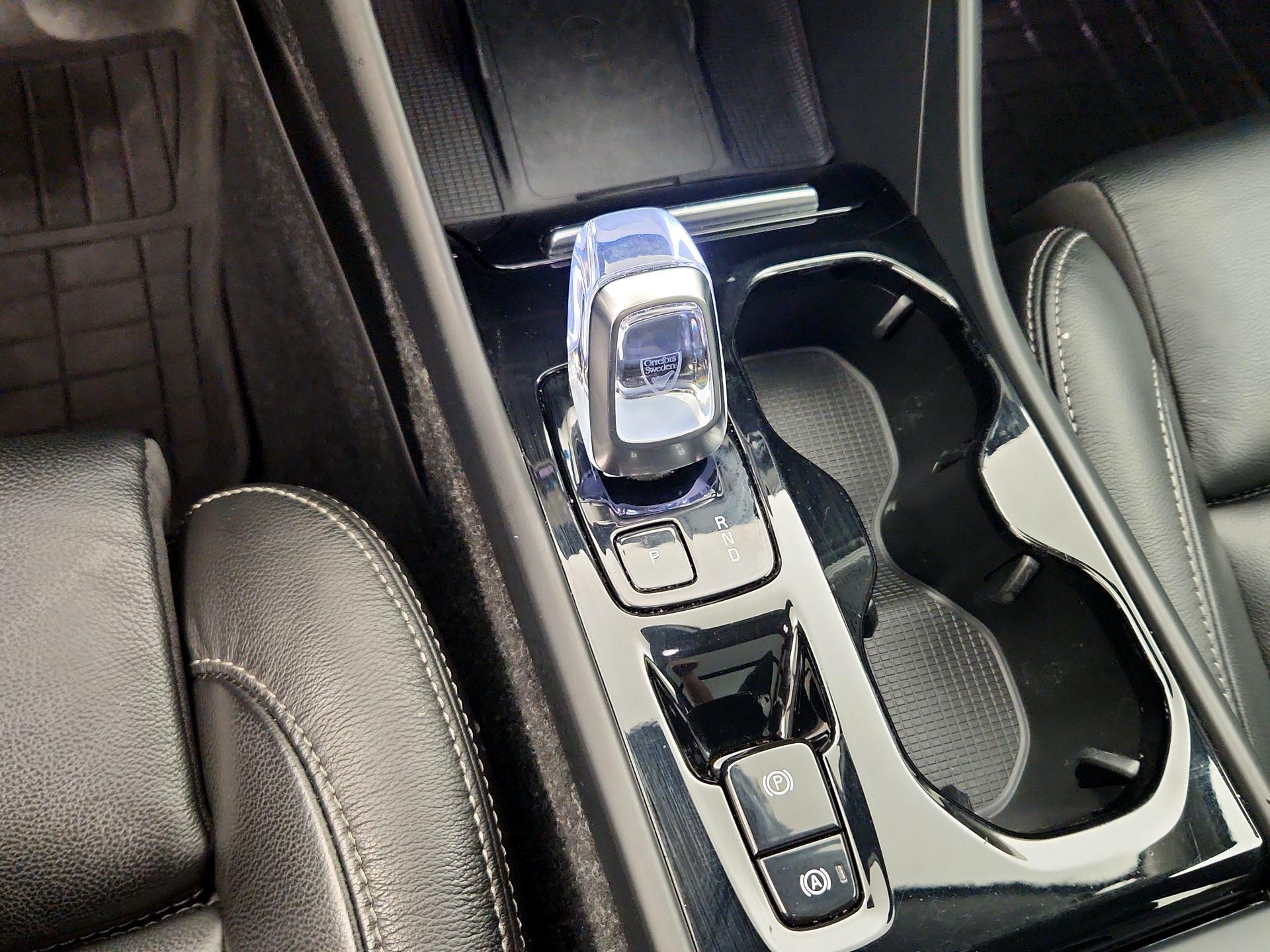 Thumbnail: 2023 Volvo XC40 - 18