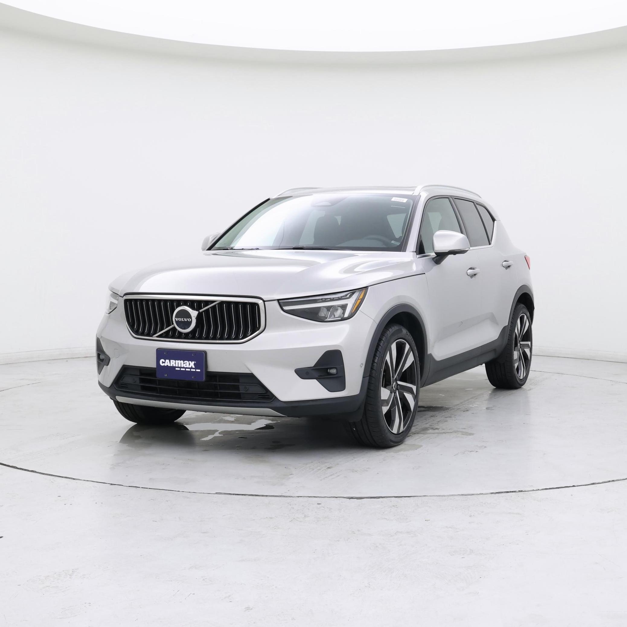 Thumbnail: 2023 Volvo XC40 - 4