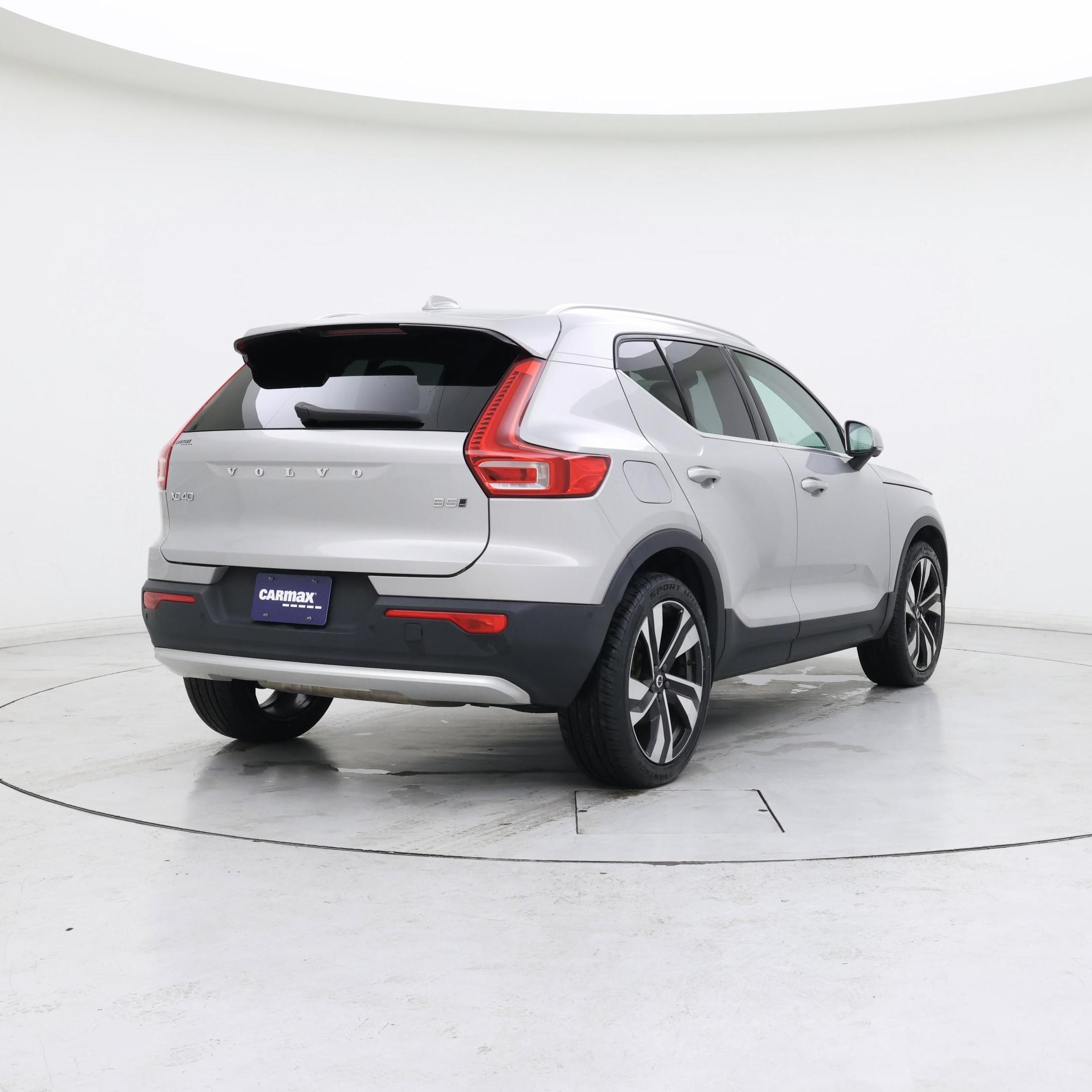 Thumbnail: 2023 Volvo XC40 - 8