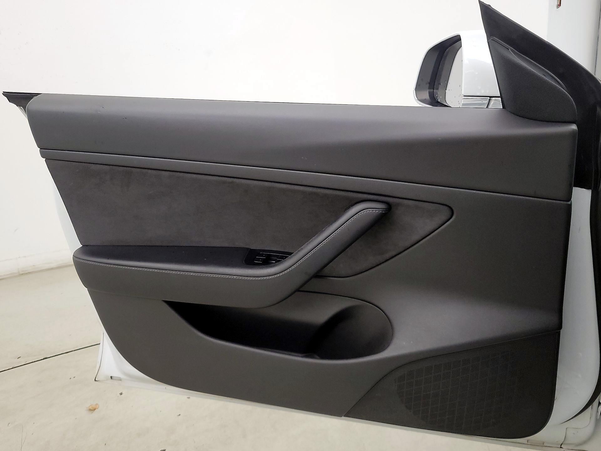 Thumbnail: 2020 Tesla Model 3 - 12