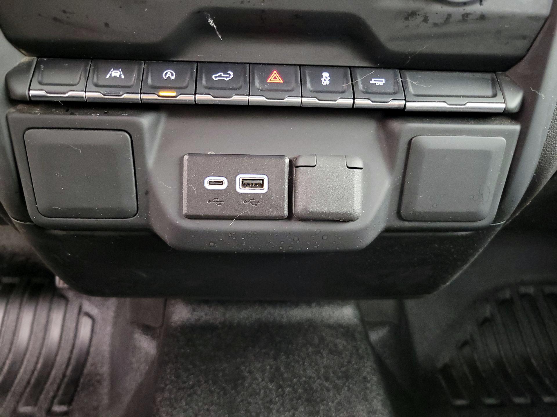 Thumbnail: 2024 Chevrolet Silverado 1500 - 18