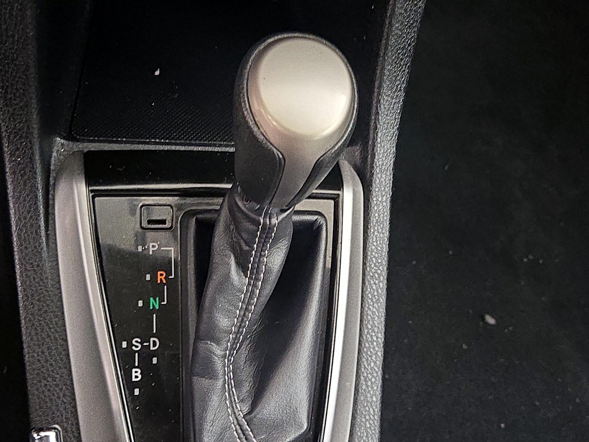 Thumbnail: 2014 Toyota Corolla - 17