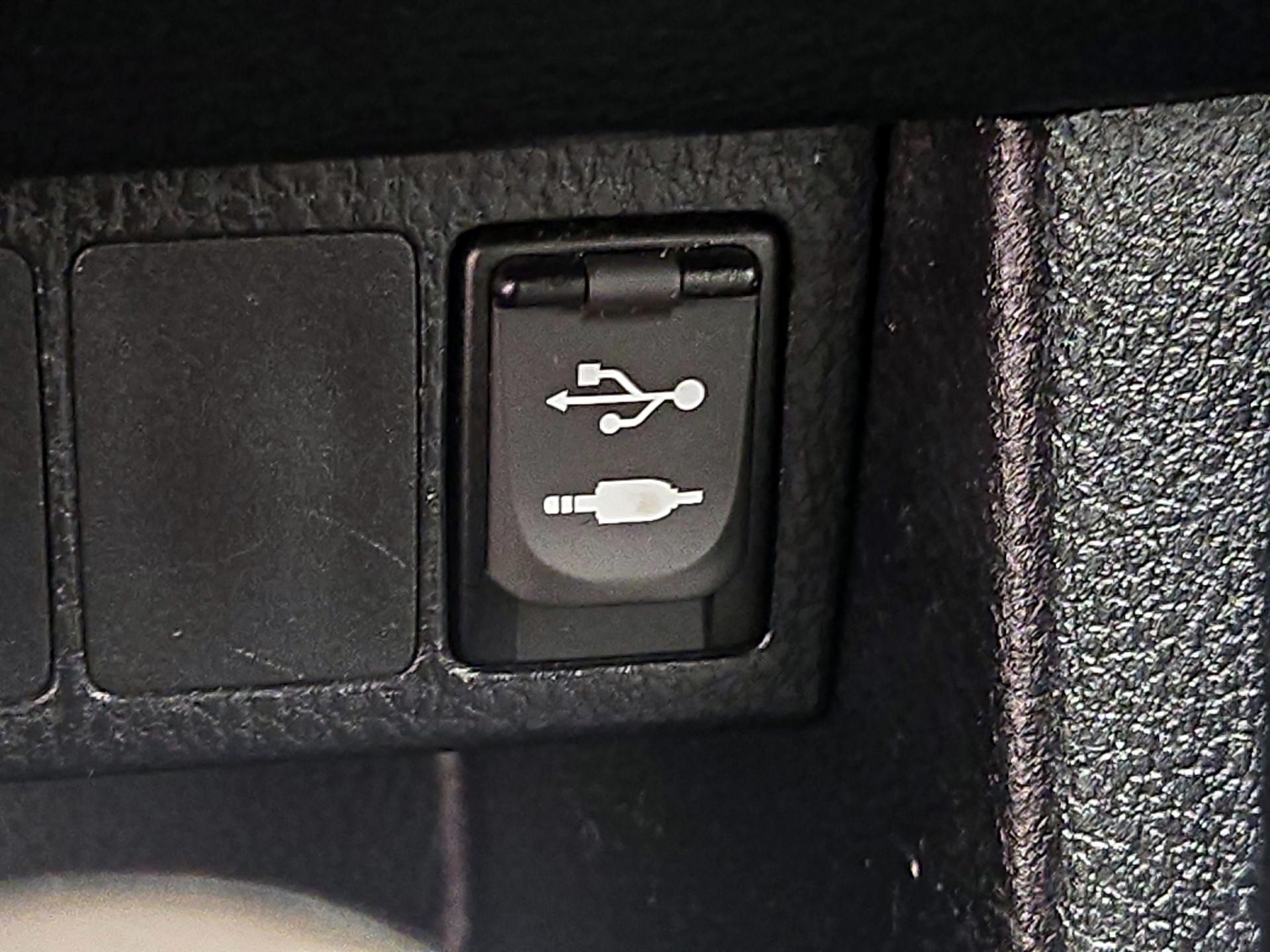 Thumbnail: 2014 Toyota Corolla - 18