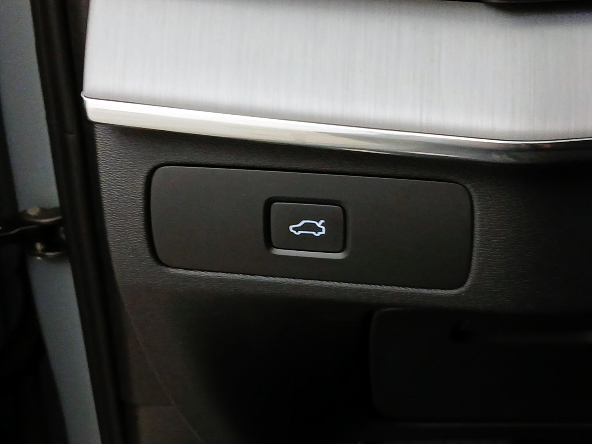 Thumbnail: 2024 Volvo XC90 - 13