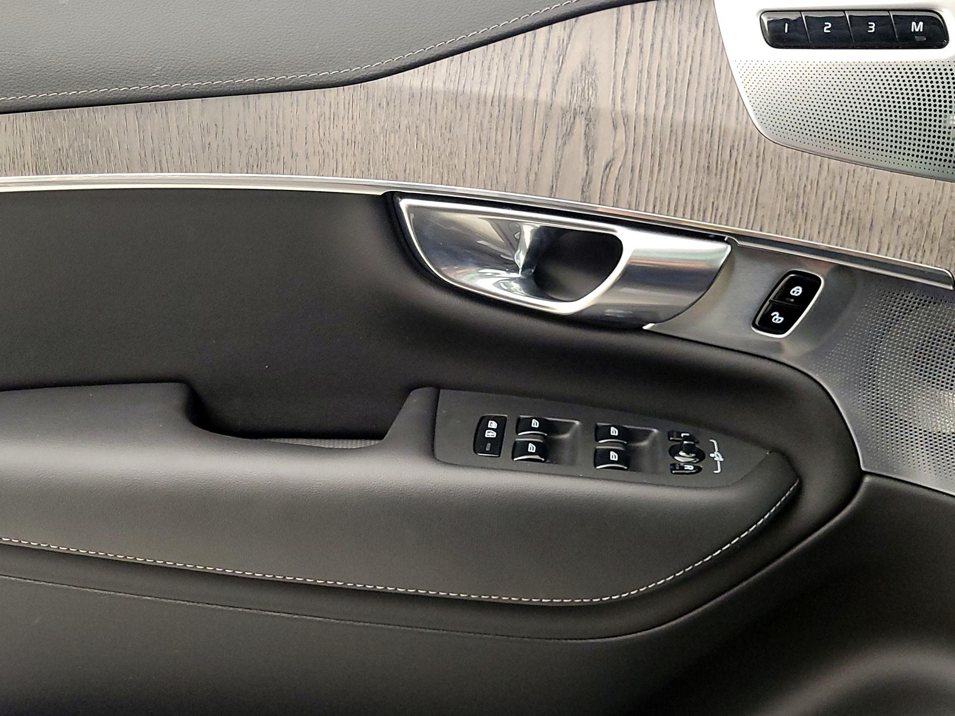 Thumbnail: 2023 Volvo XC90 - 12