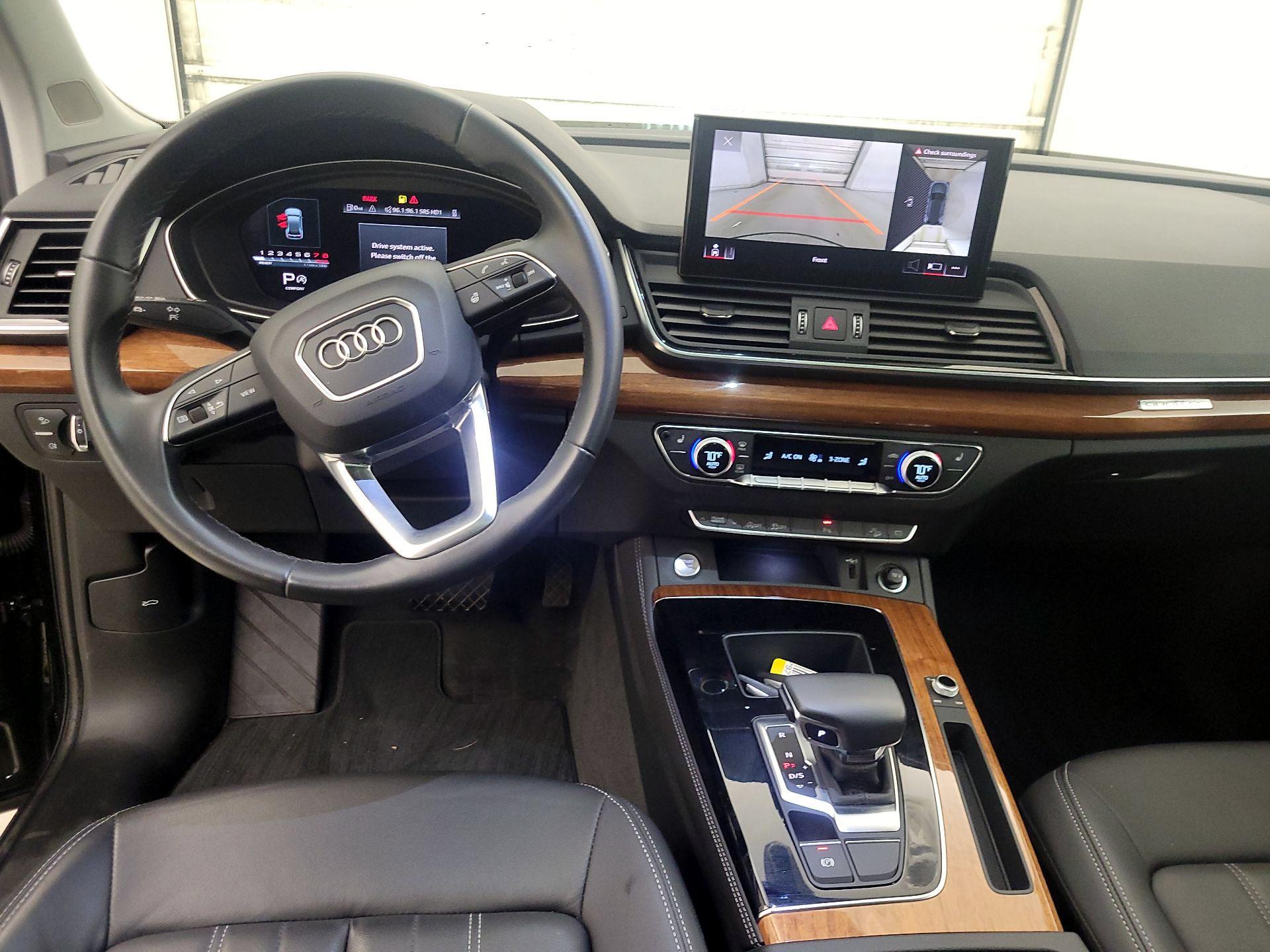 Thumbnail: 2023 Audi Q5 - 10