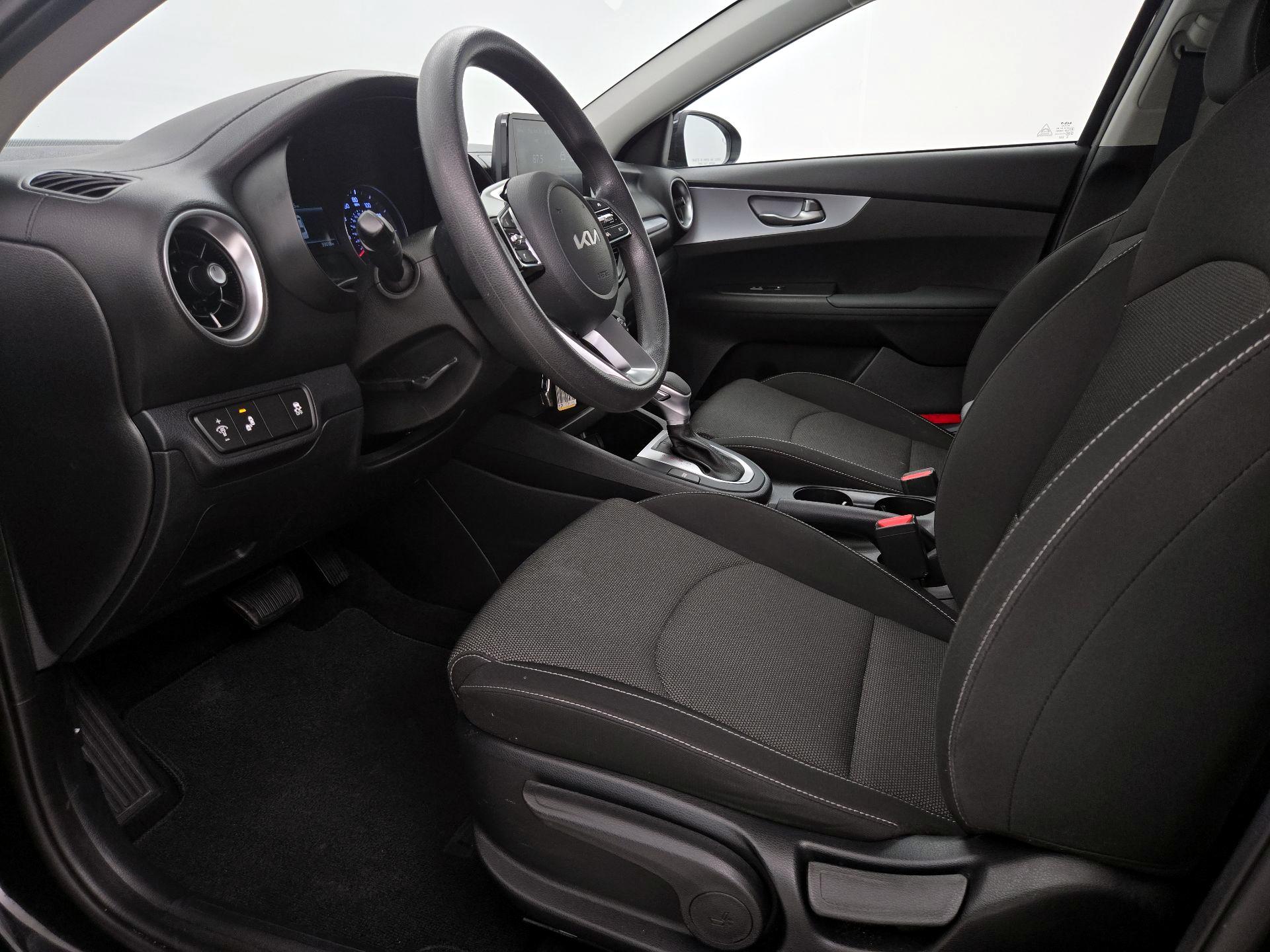 Thumbnail: 2022 Kia Forte - 11