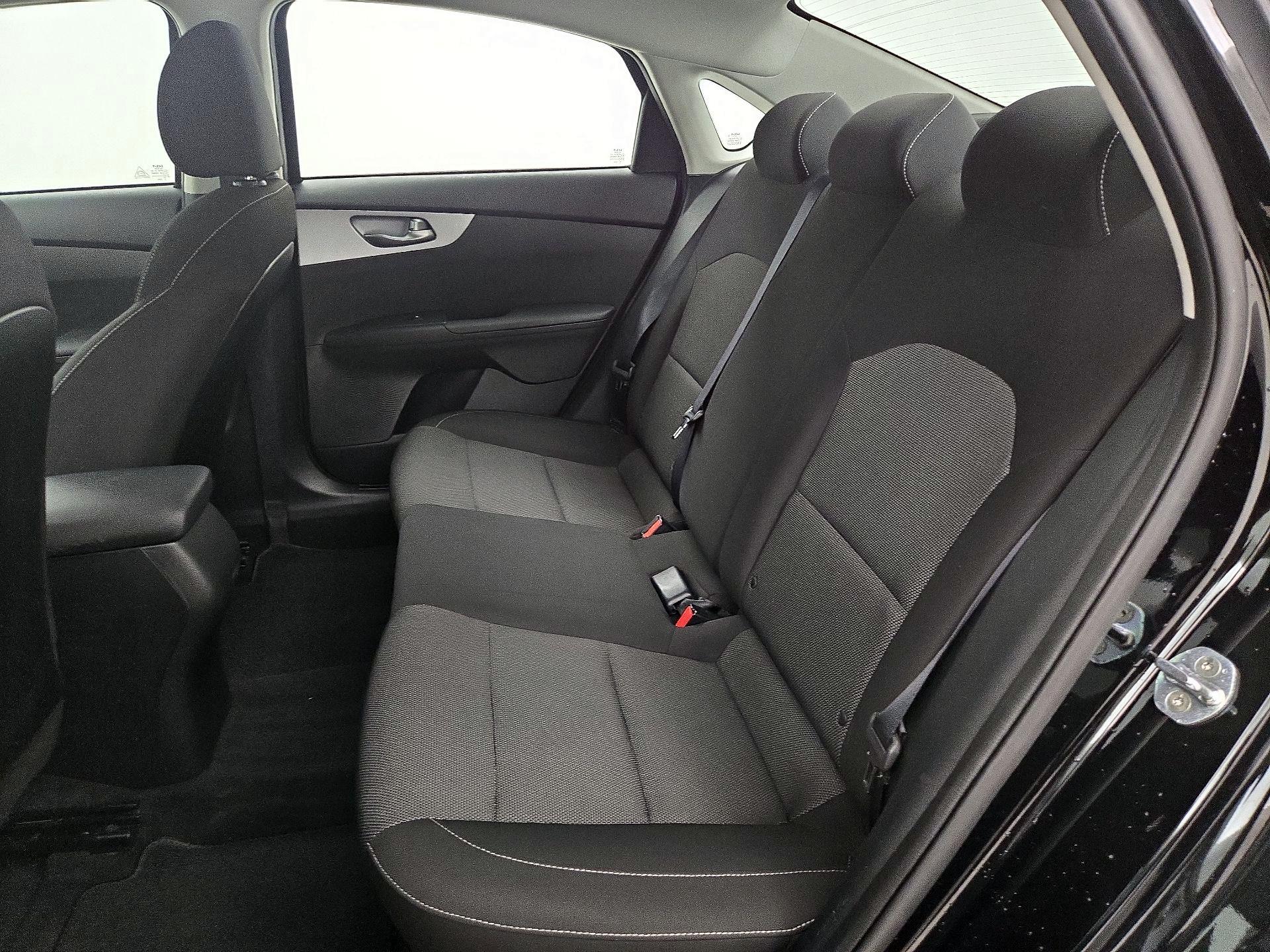 Thumbnail: 2022 Kia Forte - 19