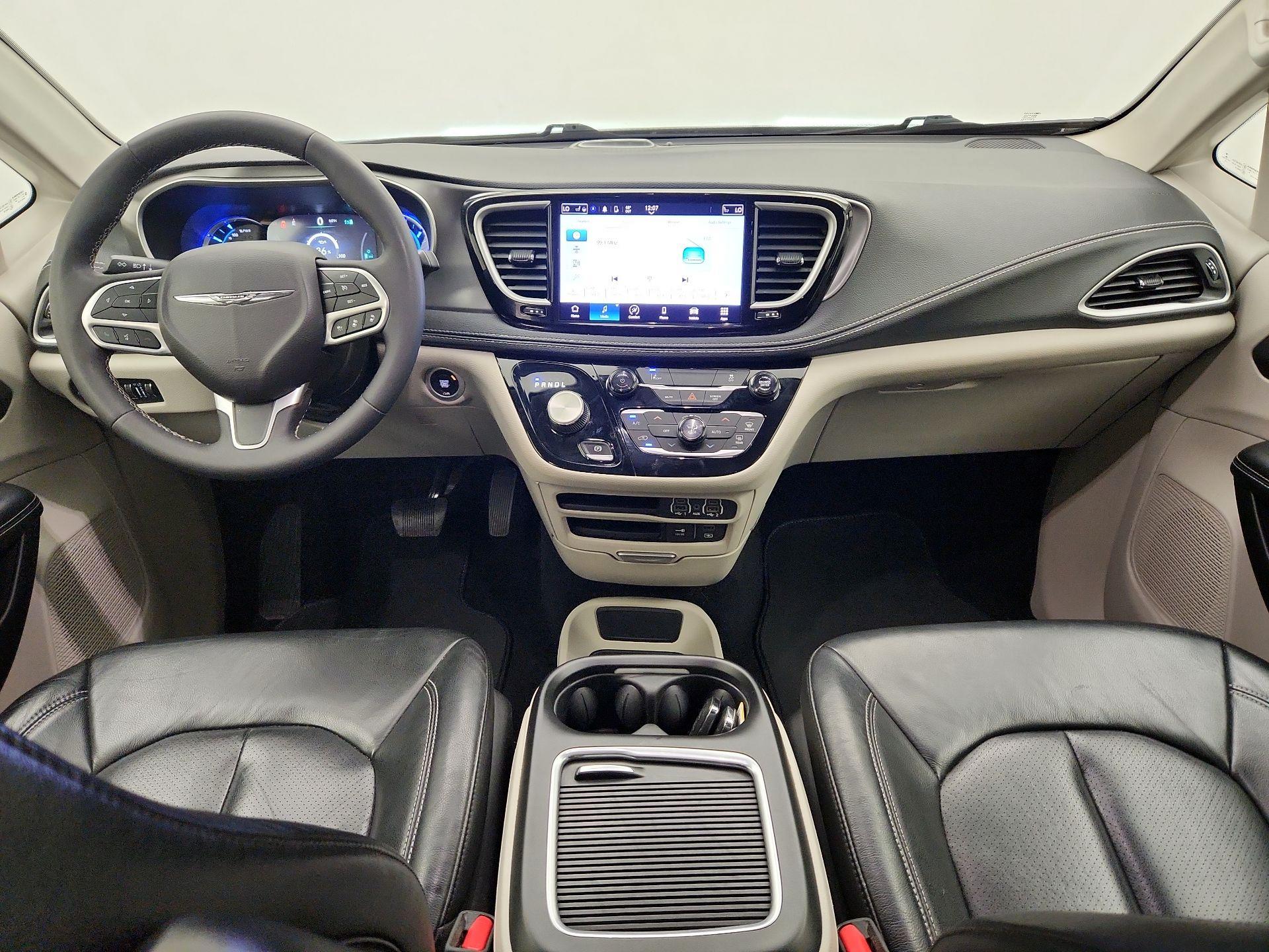 Thumbnail: 2022 Chrysler Pacifica - 9