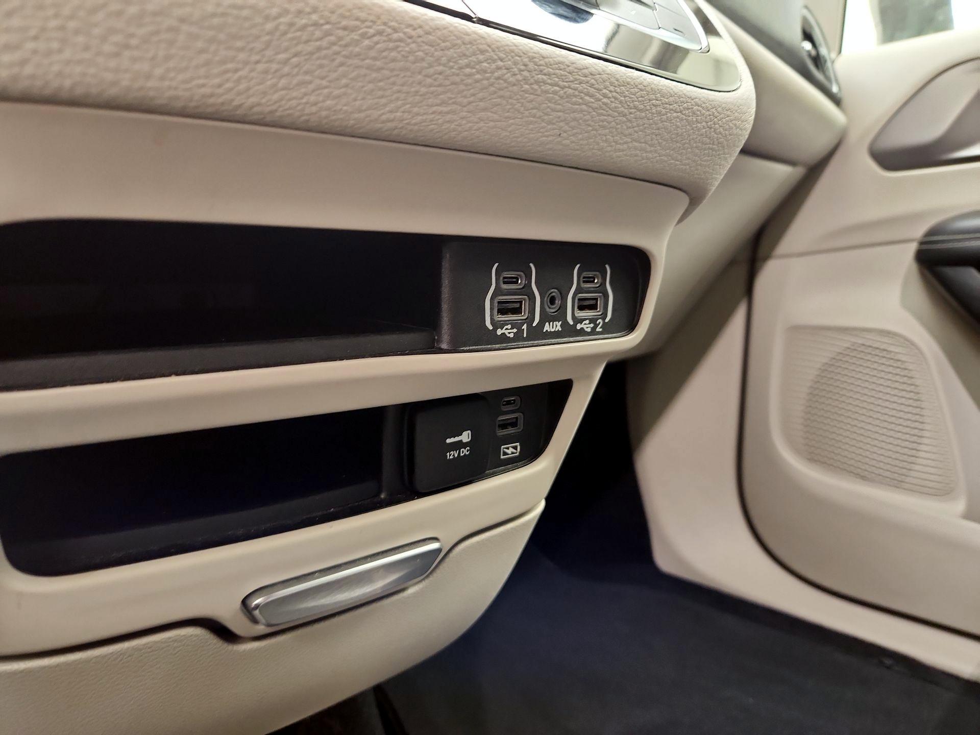 Thumbnail: 2022 Chrysler Pacifica - 18