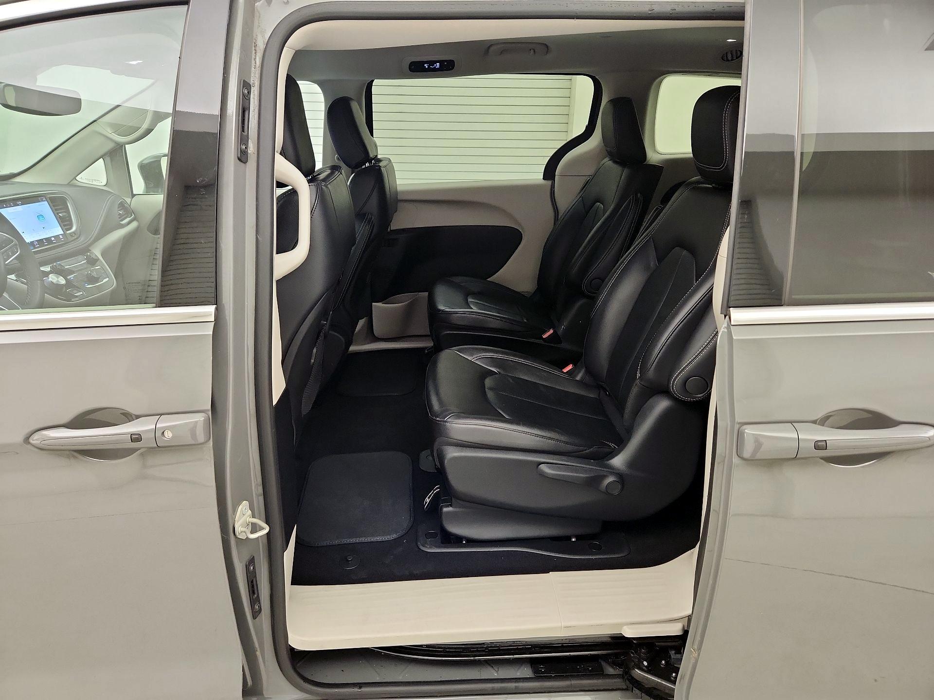 Thumbnail: 2022 Chrysler Pacifica - 19