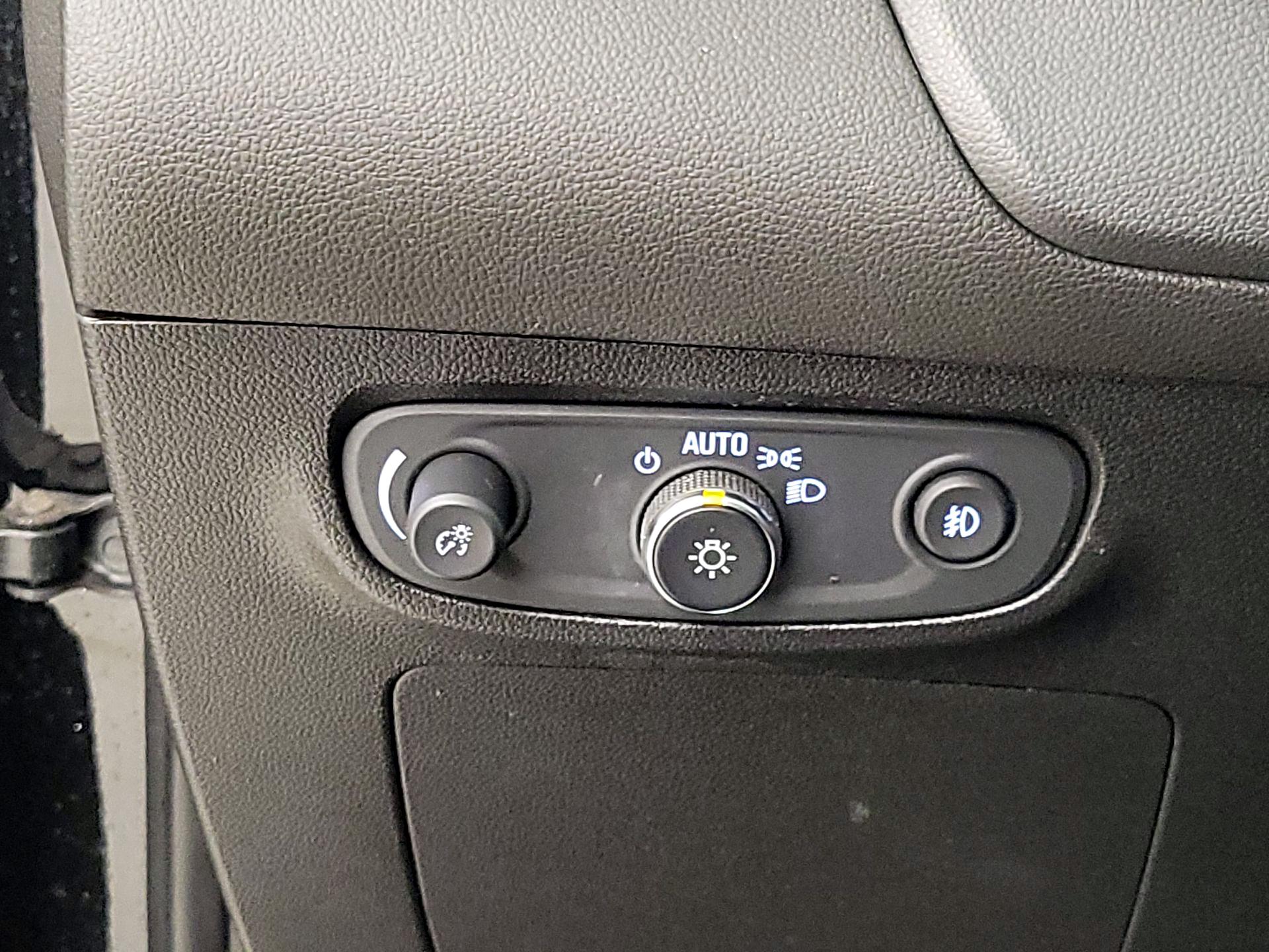 Thumbnail: 2020 Buick Encore GX - 11