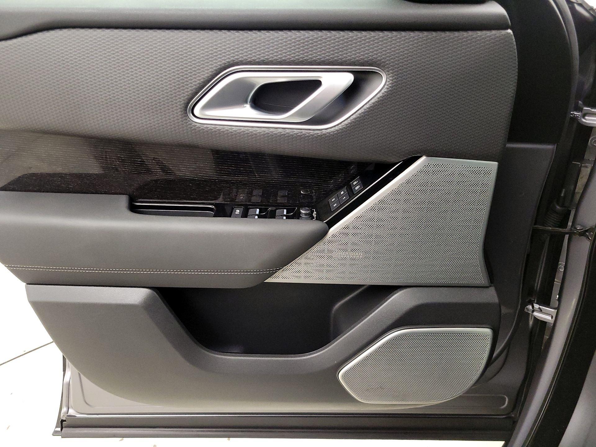 Thumbnail: 2022 Land Rover Range Rover Velar - 12