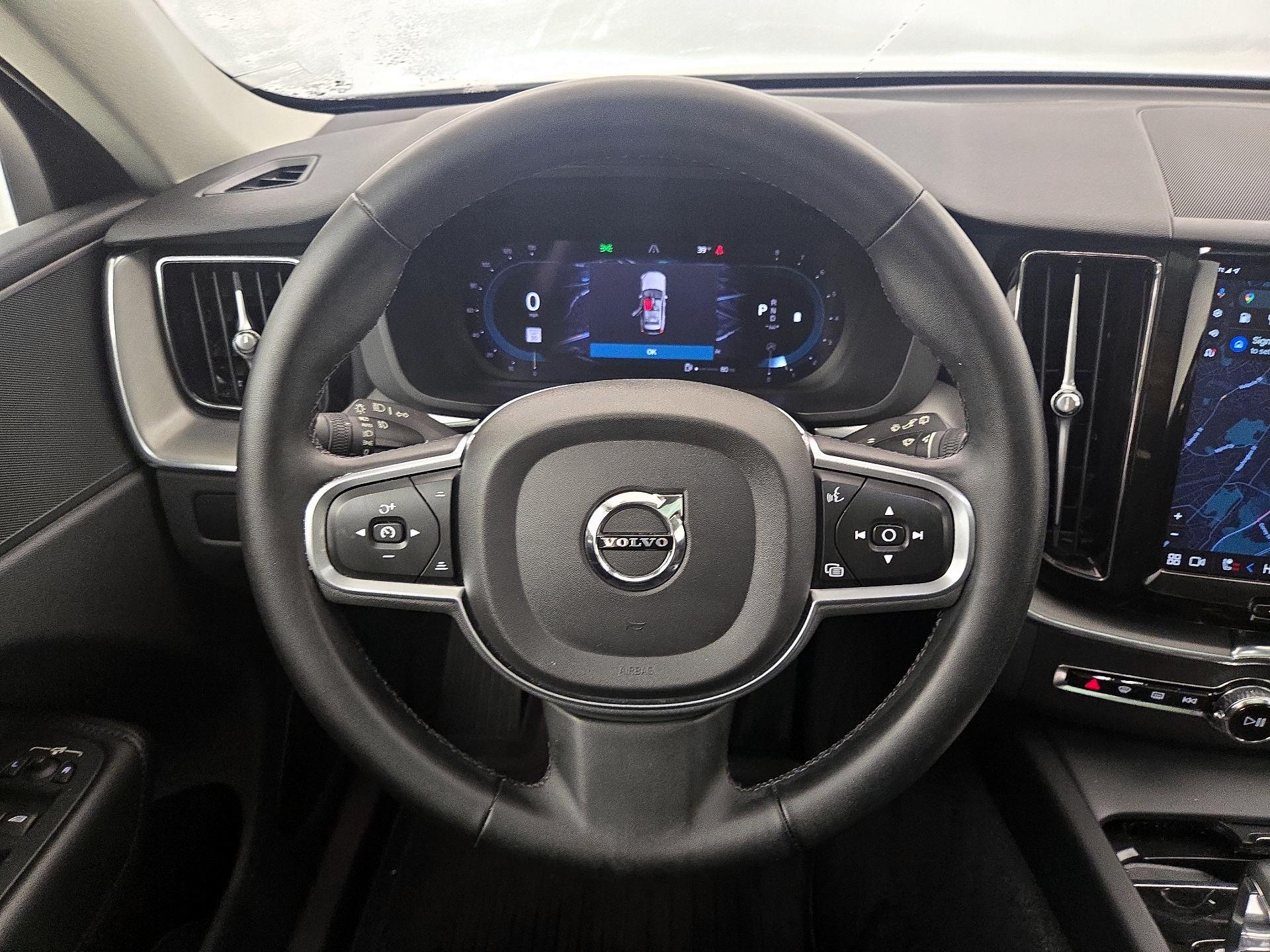 Thumbnail: 2023 Volvo XC60 - 10