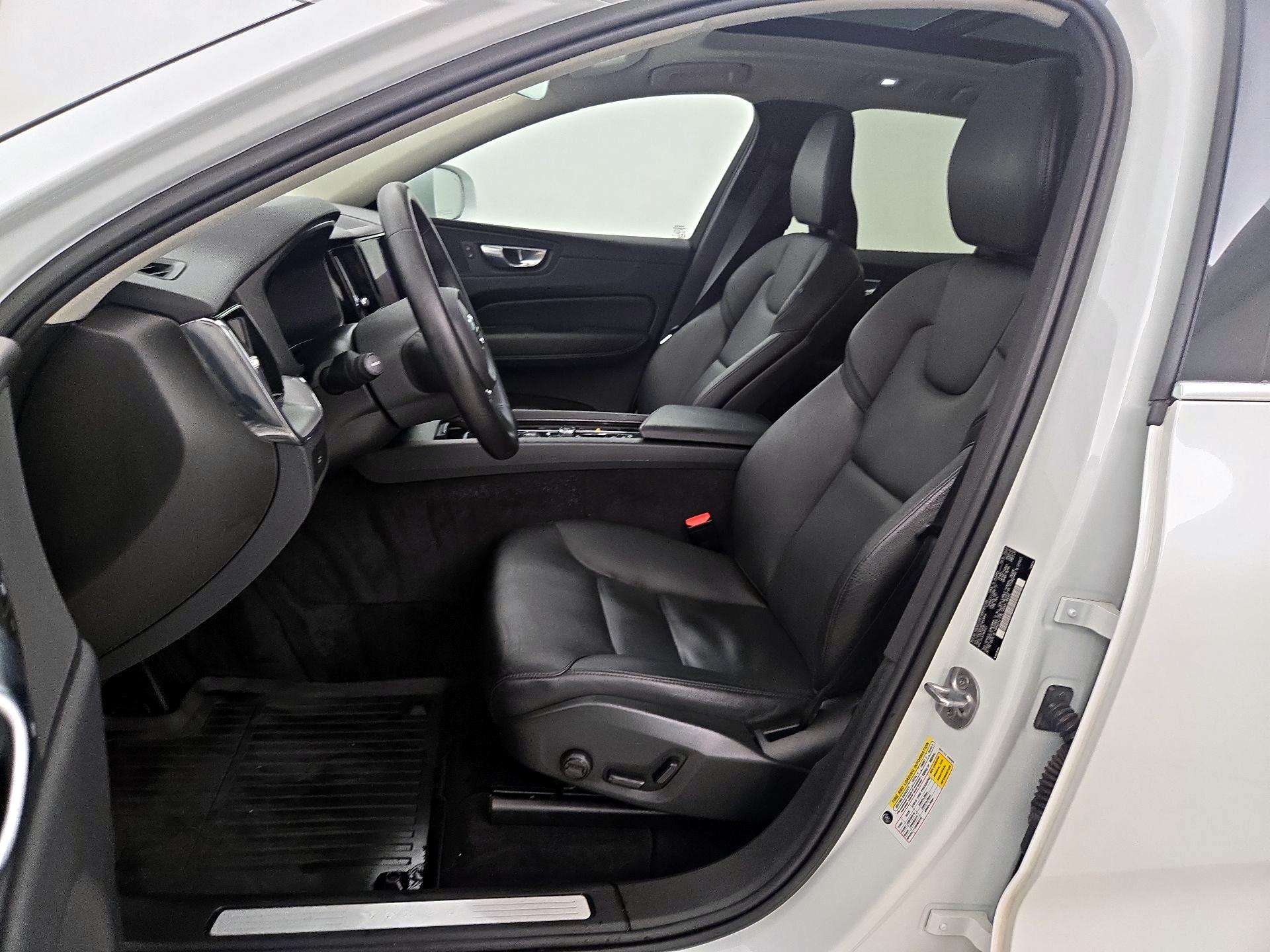 Thumbnail: 2023 Volvo XC60 - 11