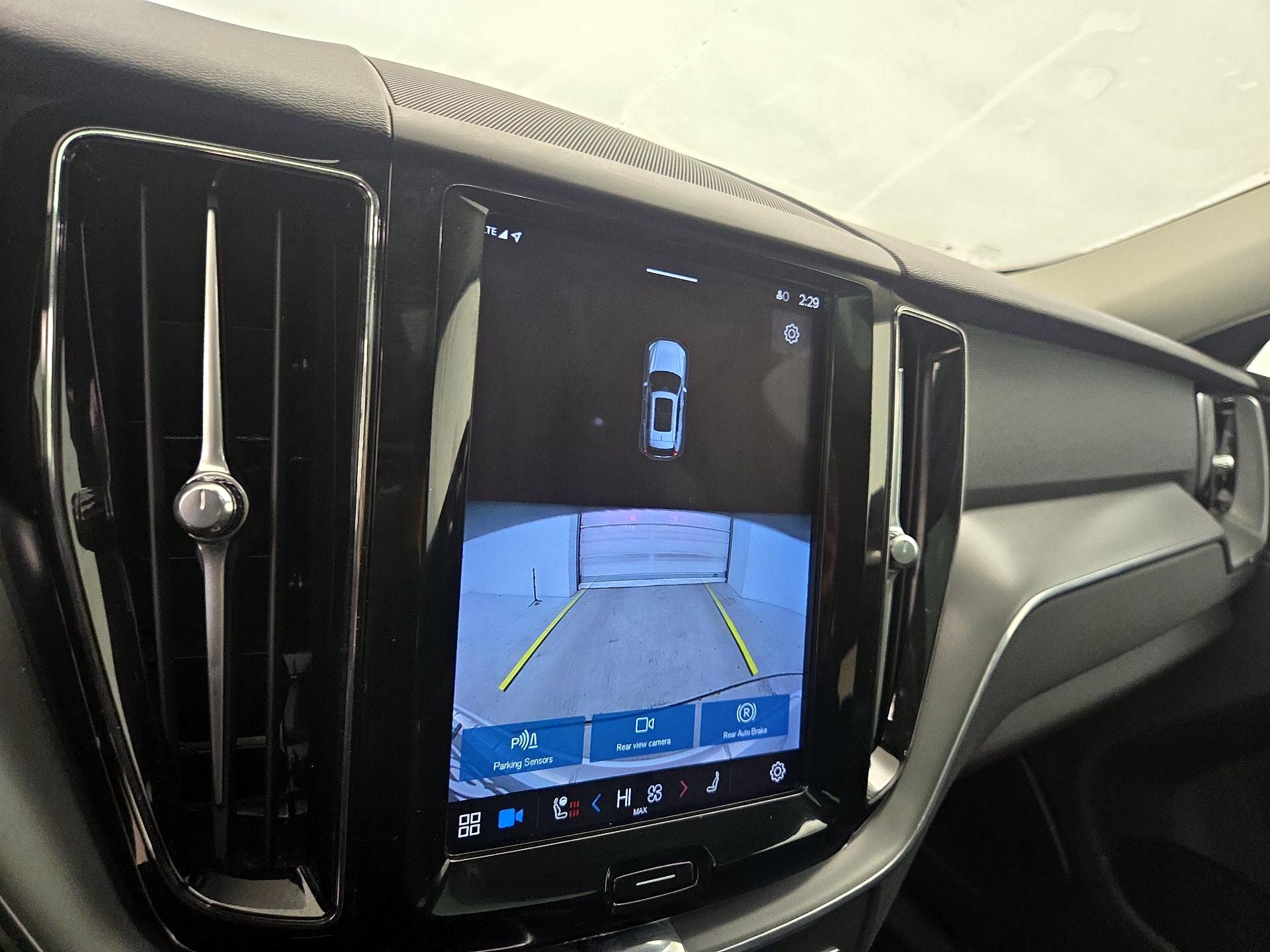 Thumbnail: 2023 Volvo XC60 - 15